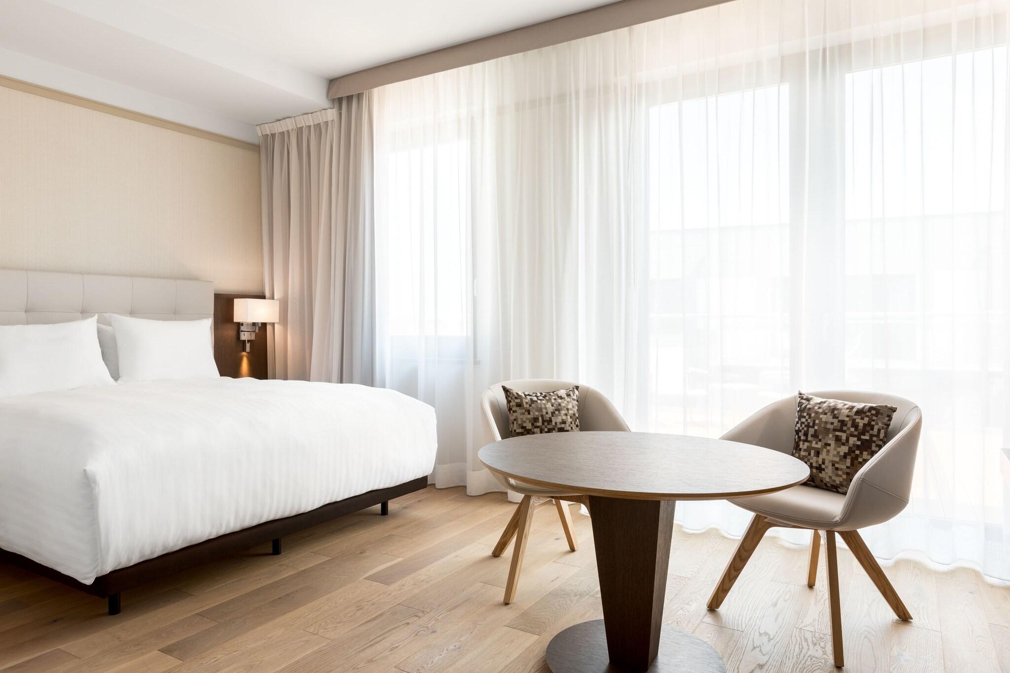 Double City View King Bed