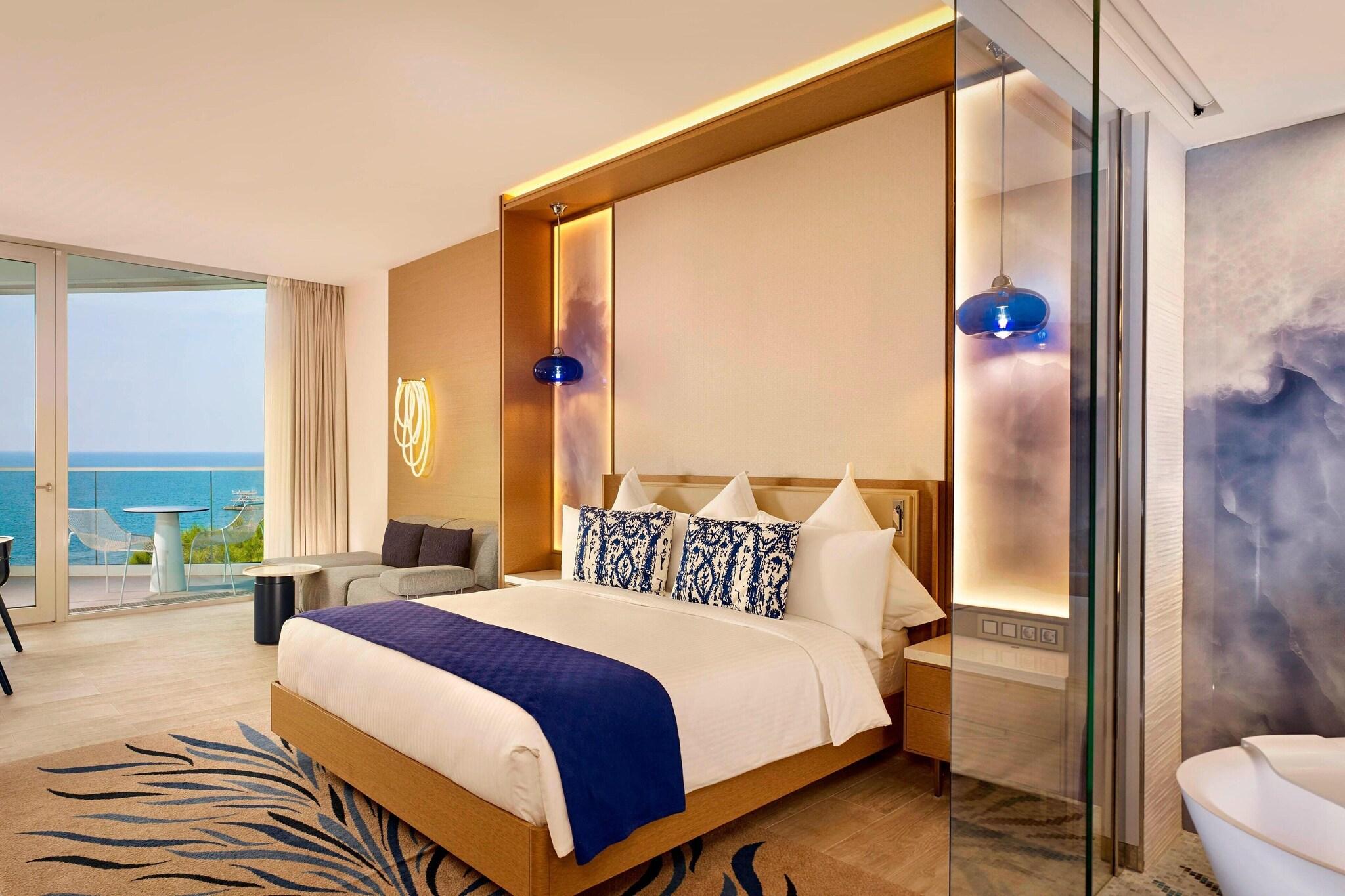 Double Deluxe King Bed