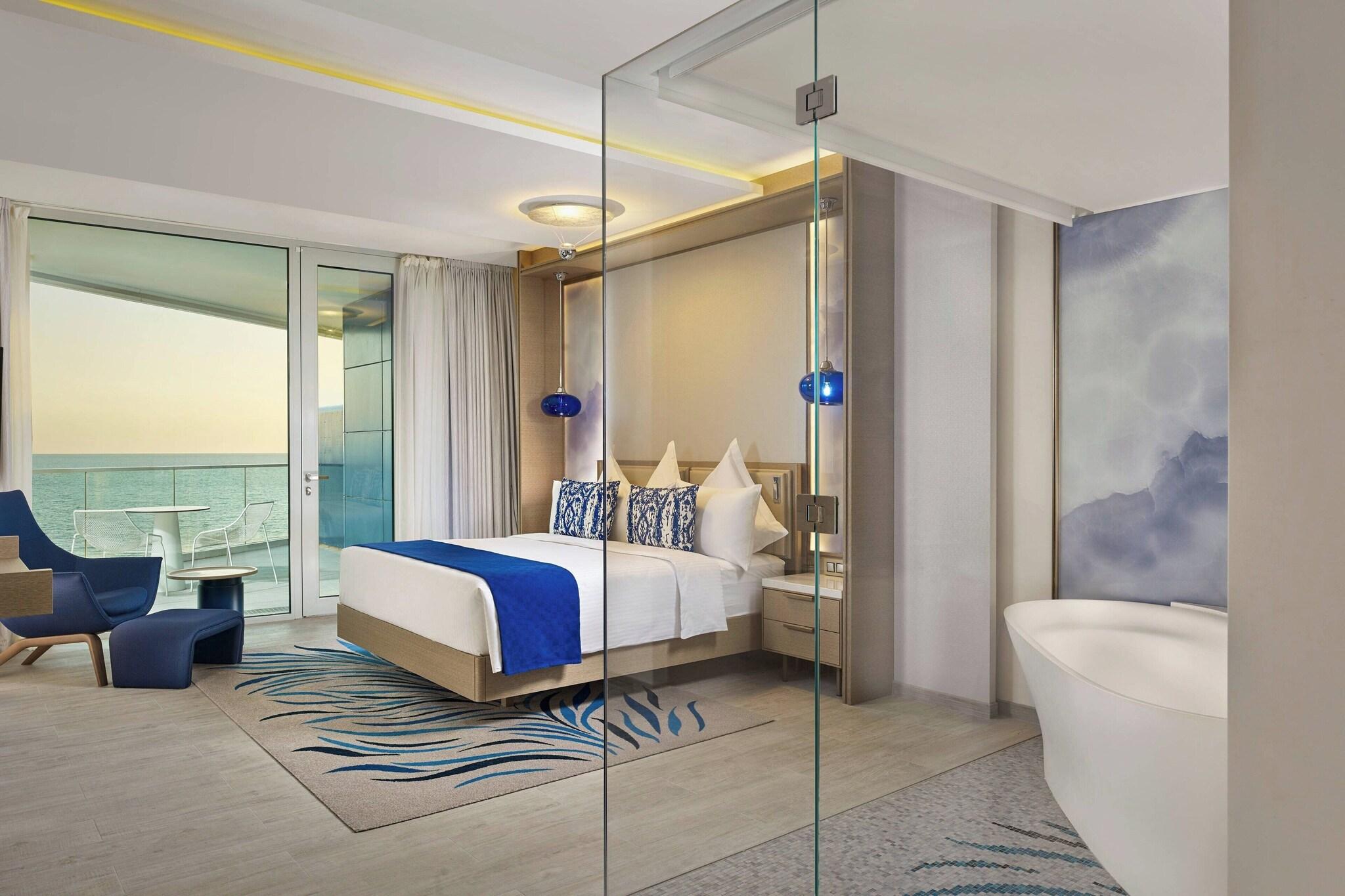 Junior Suite Sea View King Bed