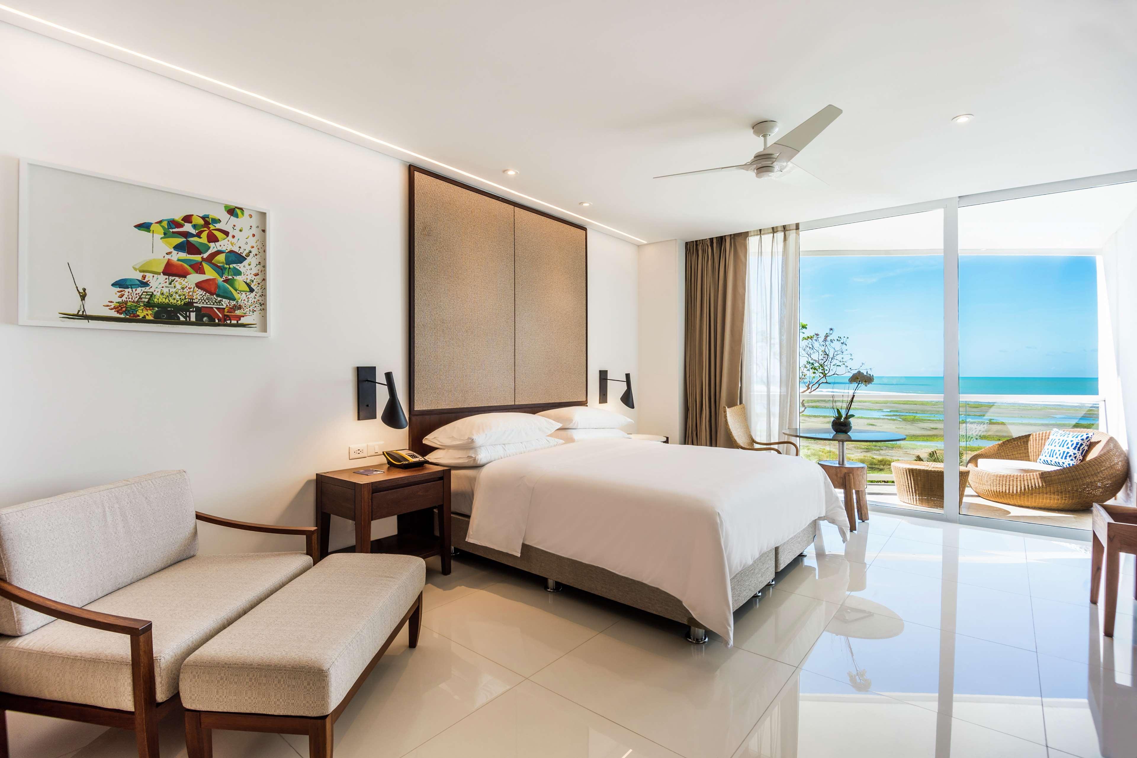 Junior Suite Club King Bed