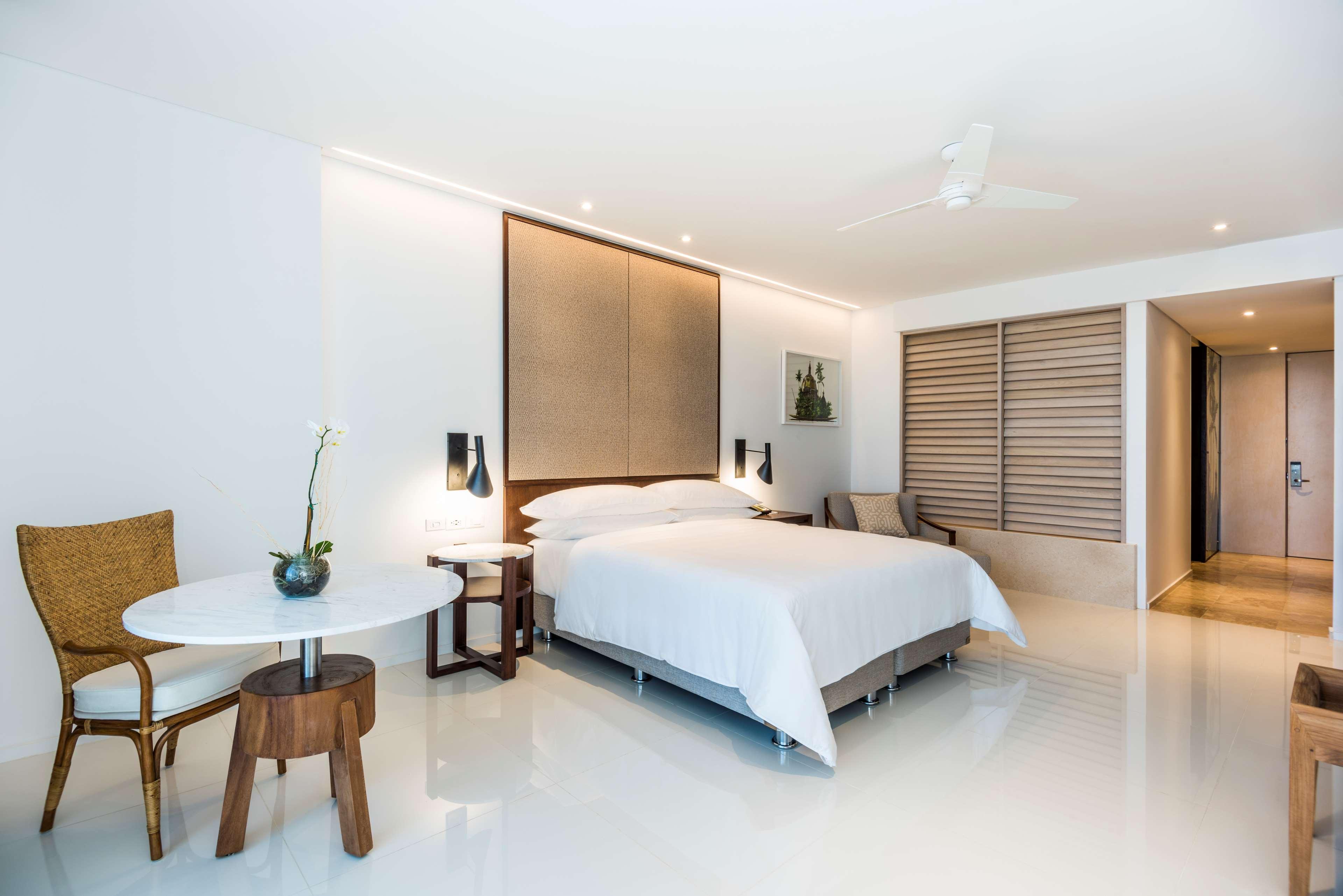 Junior Suite Ocean View King Bed