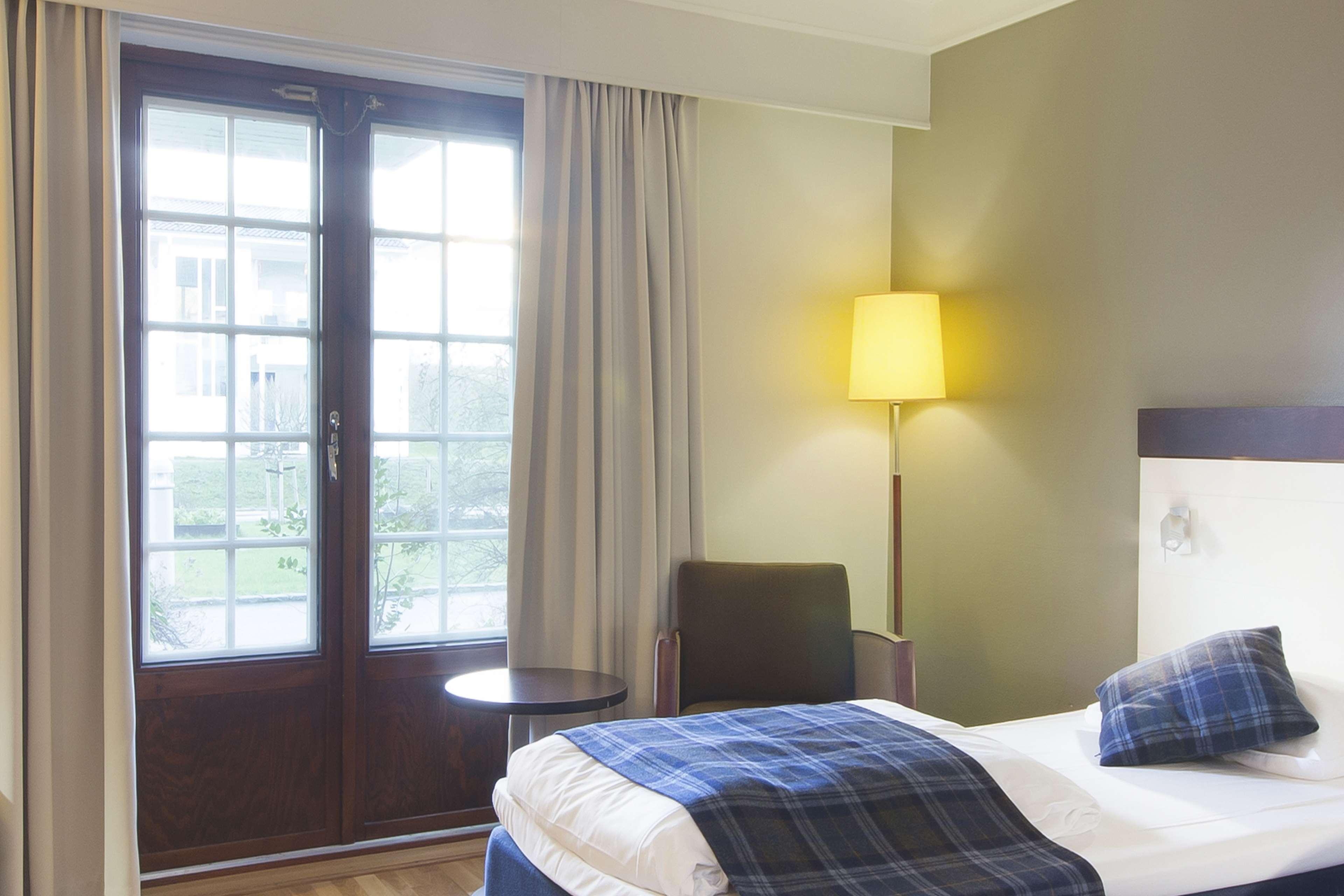 Double Queen Size Bed