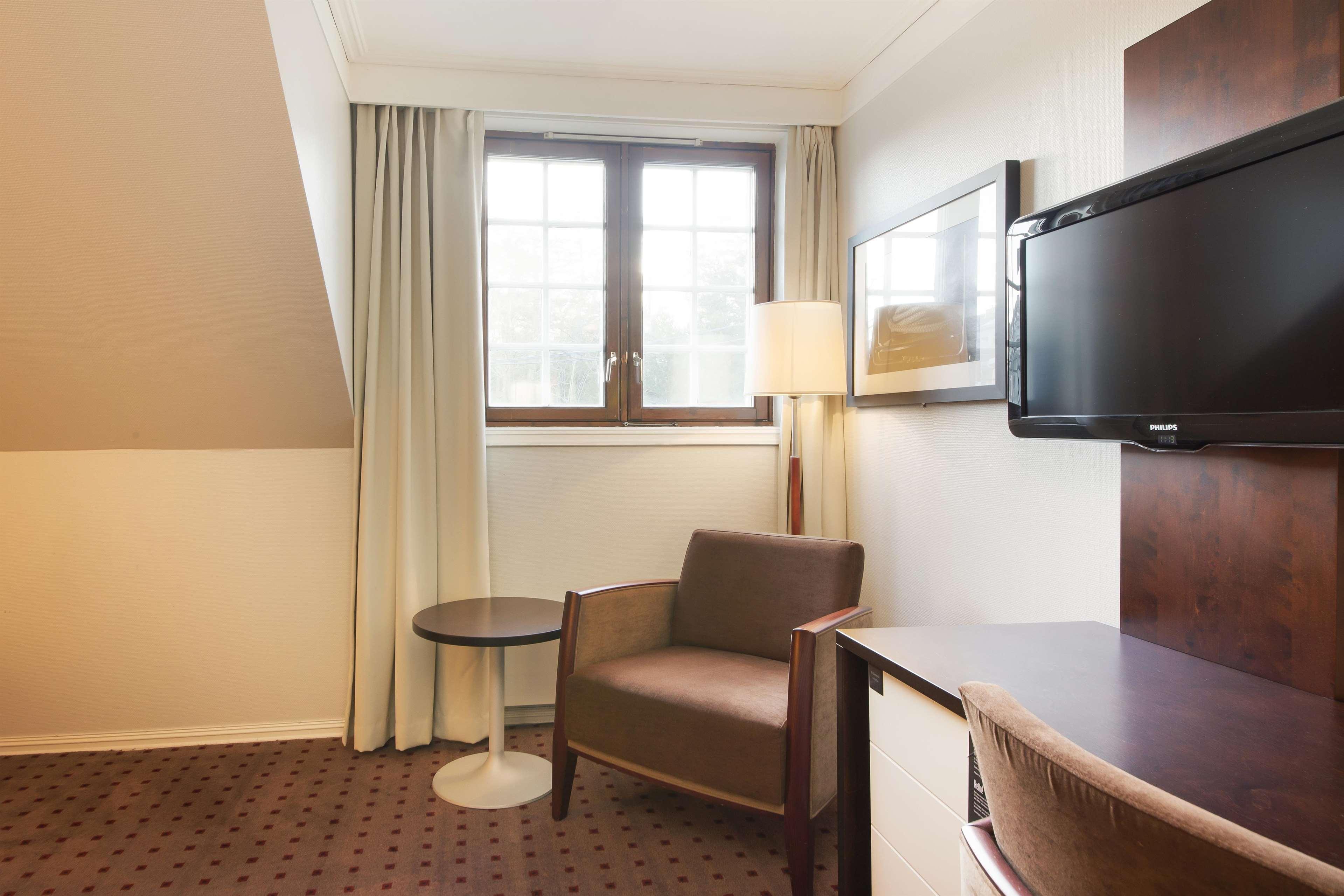 Double Queen Size Bed