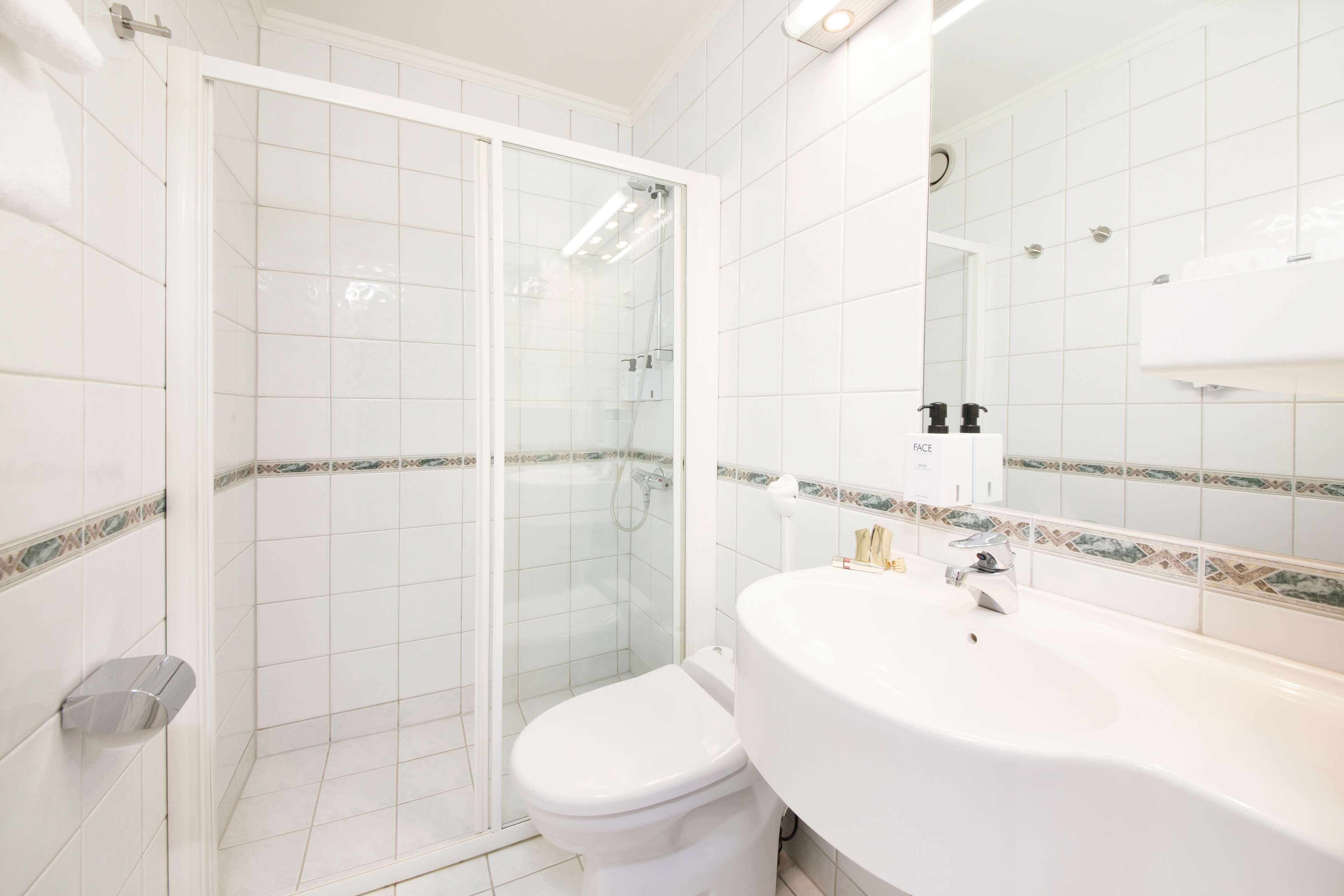 Double Queen Size Bed