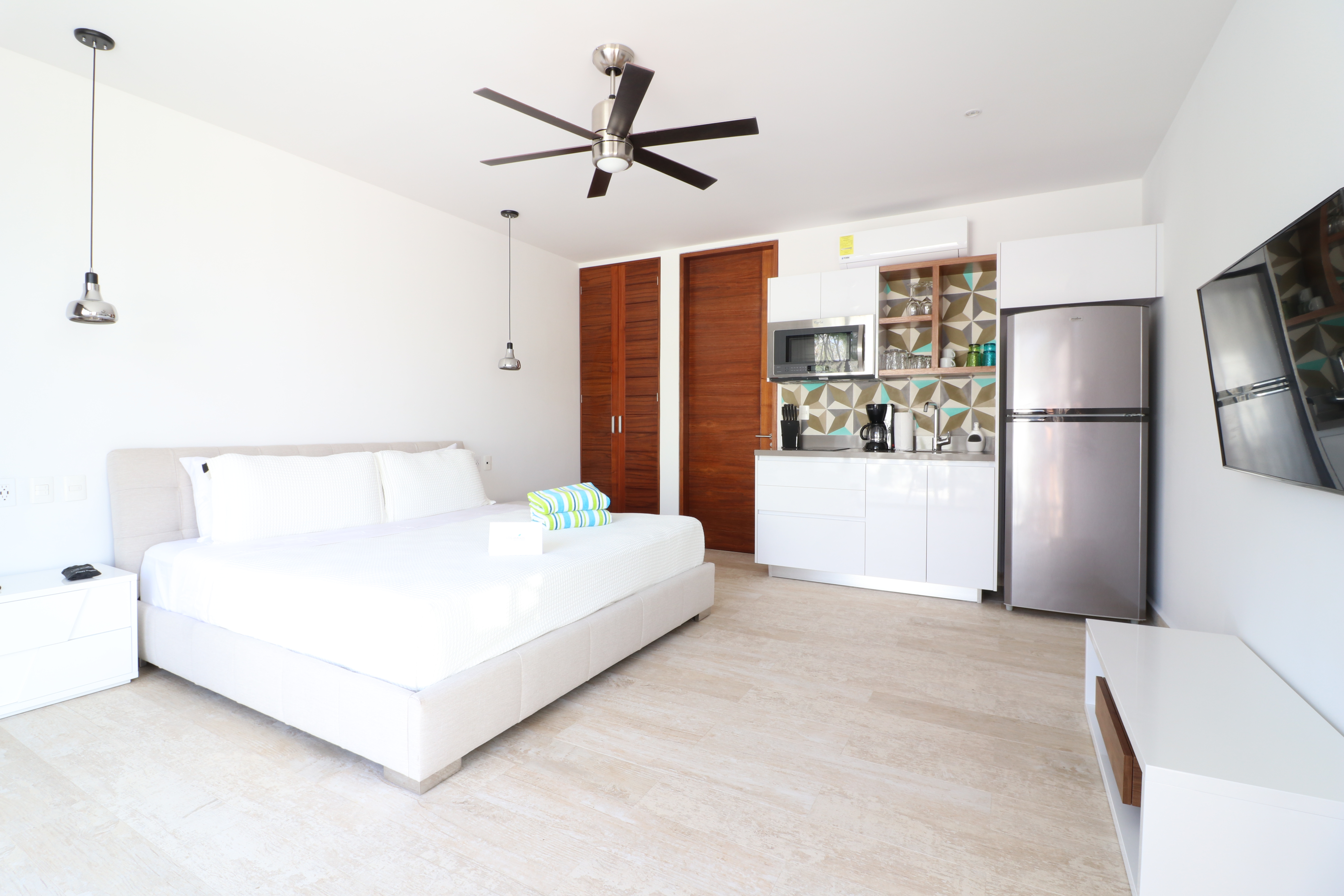 Studio King Size Bed