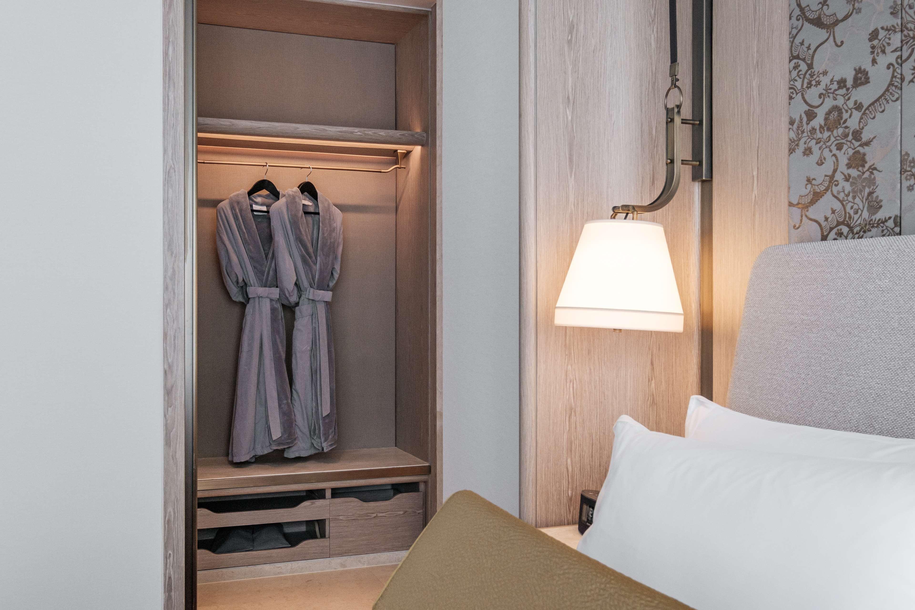 Room Deluxe King Bed