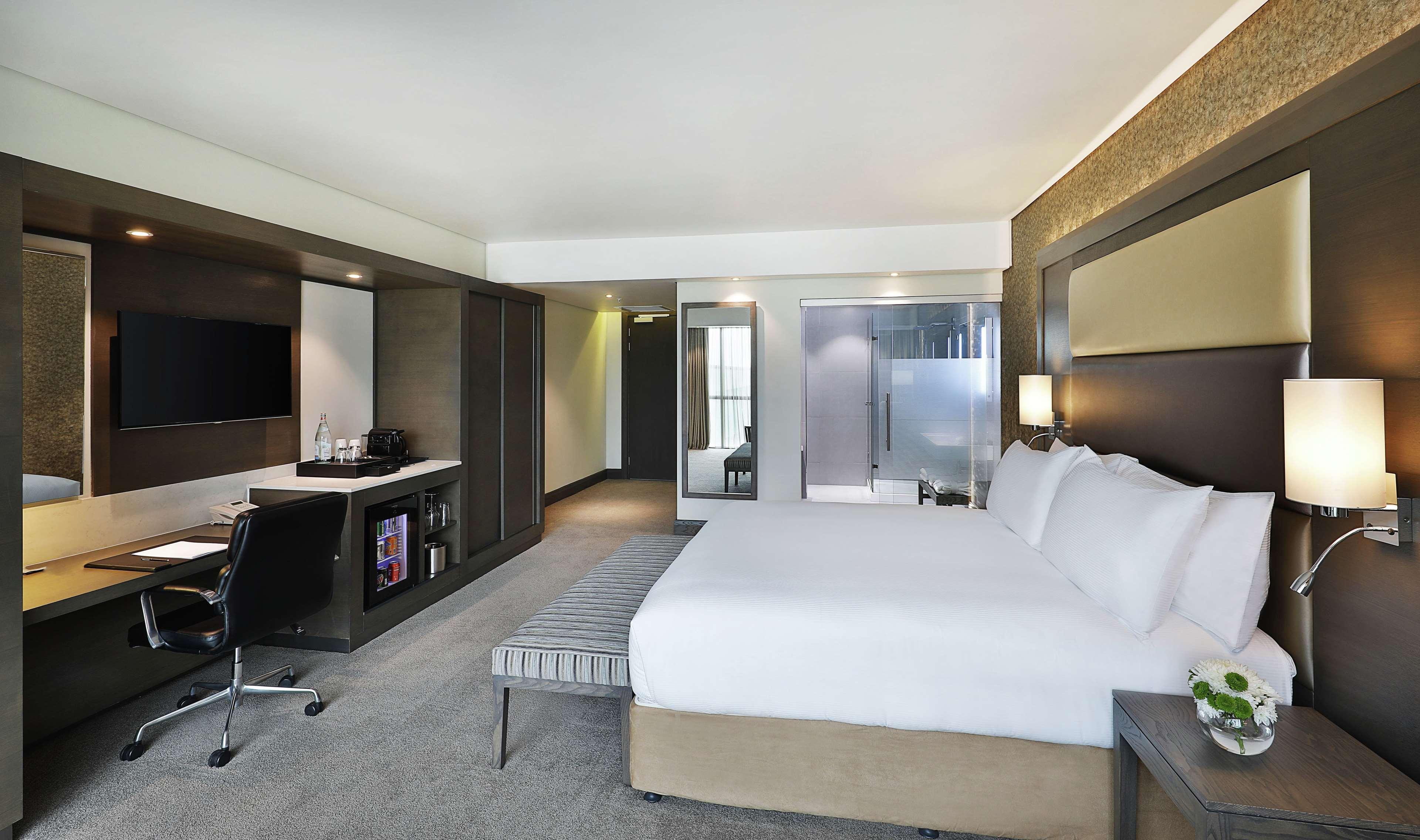 Double Deluxe King Bed