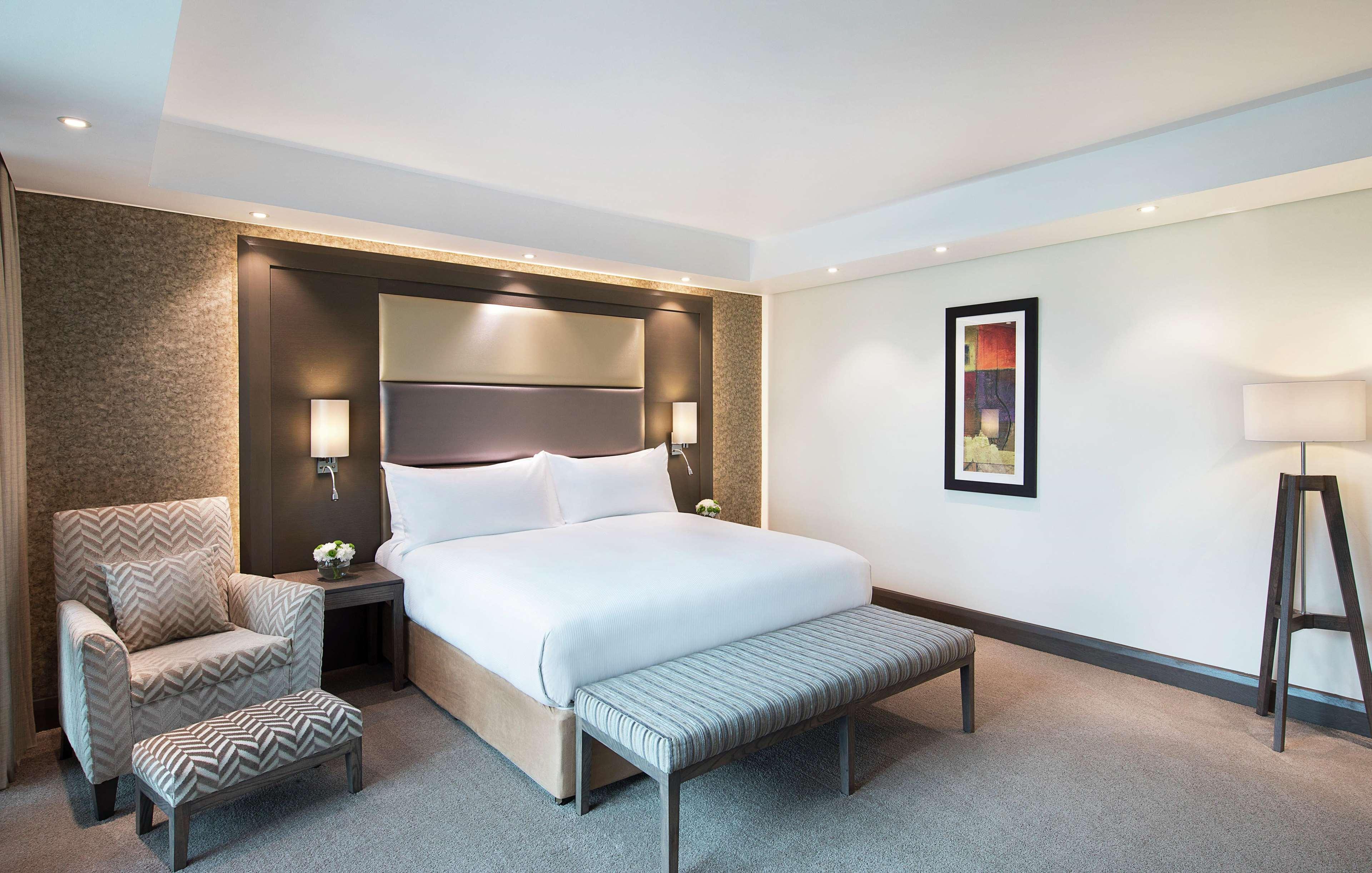 Suite Business King Bed