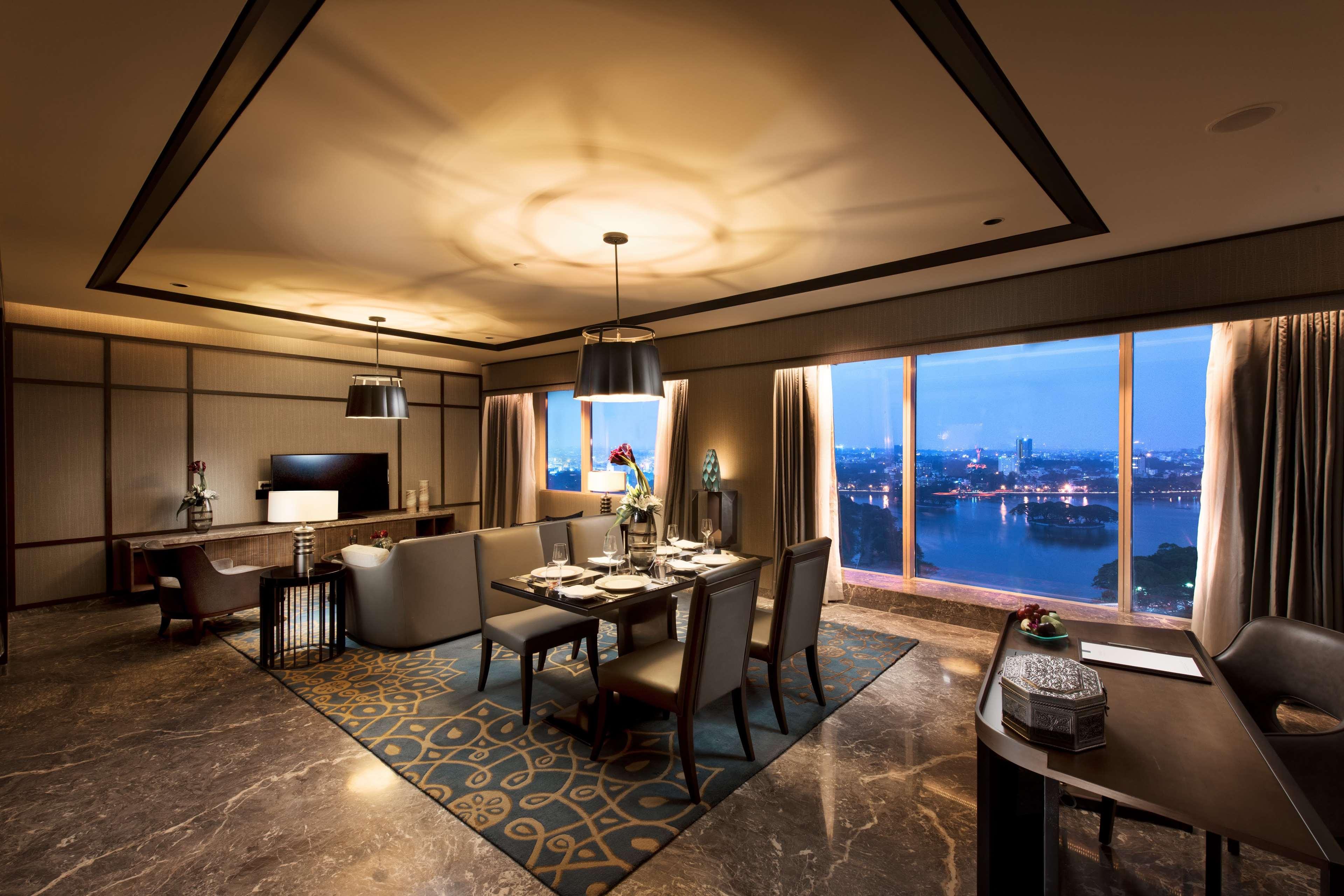 Double Deluxe King Bed