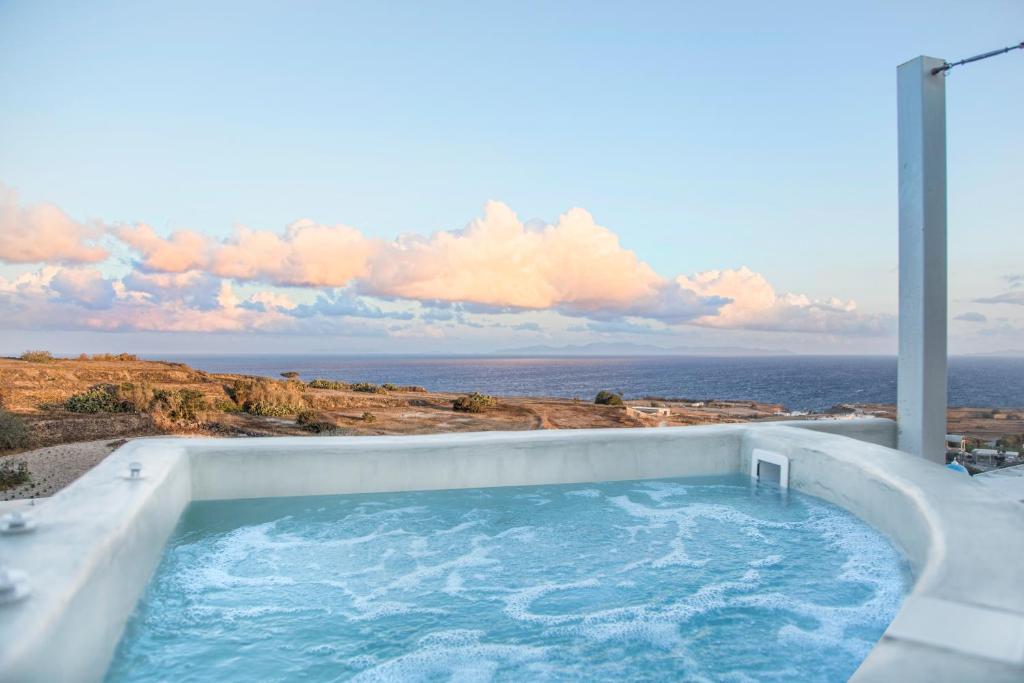 Suite with Jacuzzi with Views