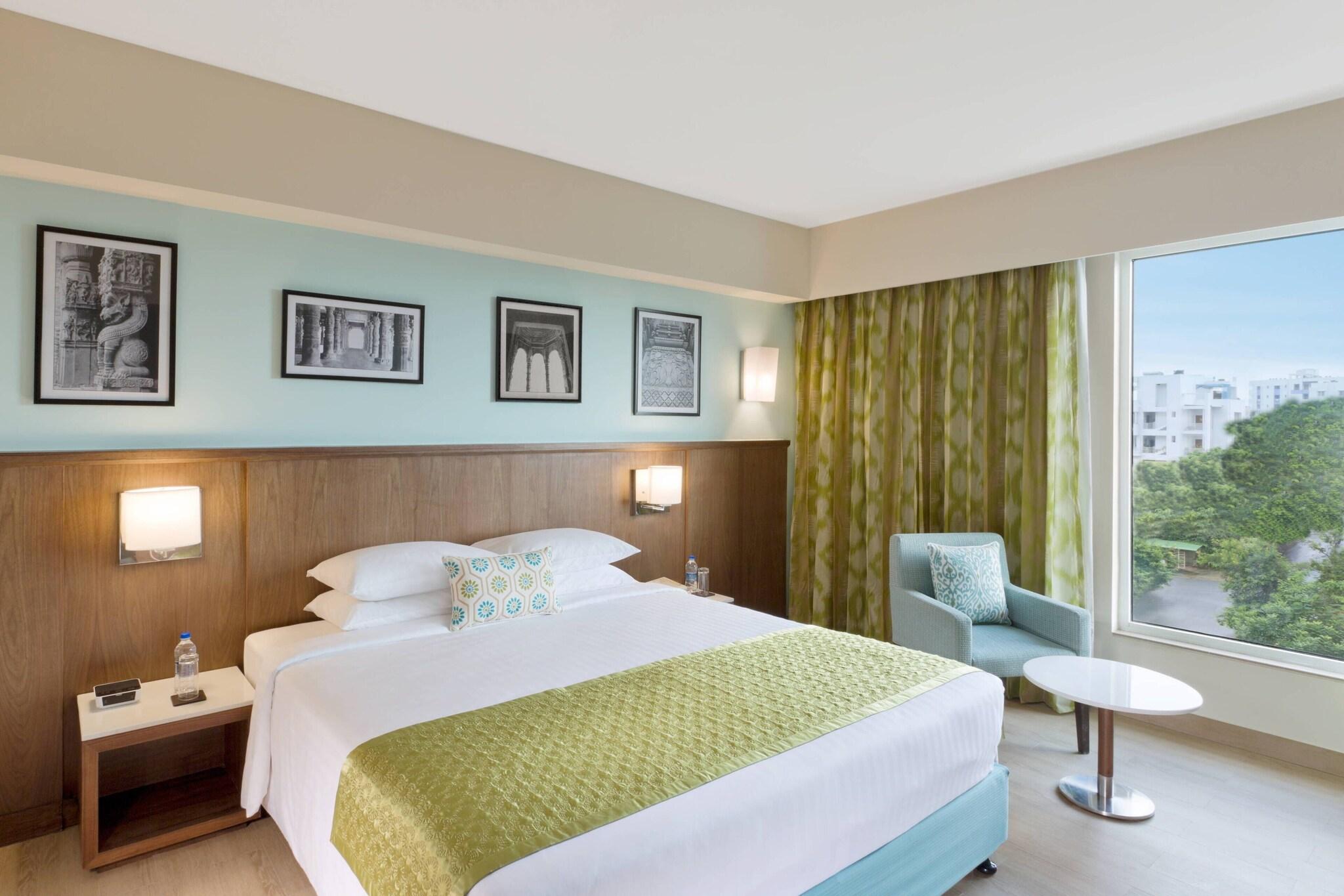 Double Deluxe King Bed