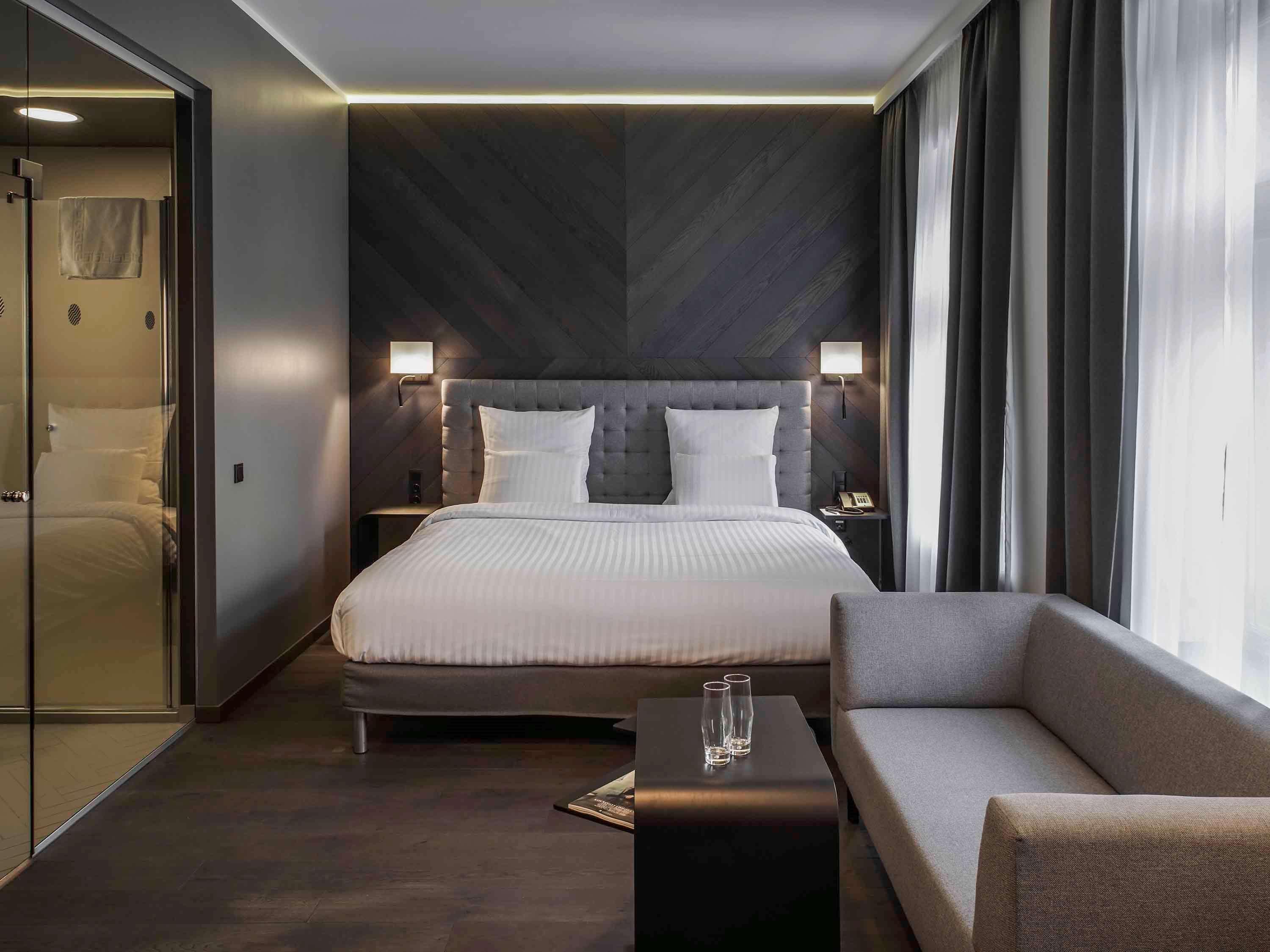 Double Deluxe King Bed