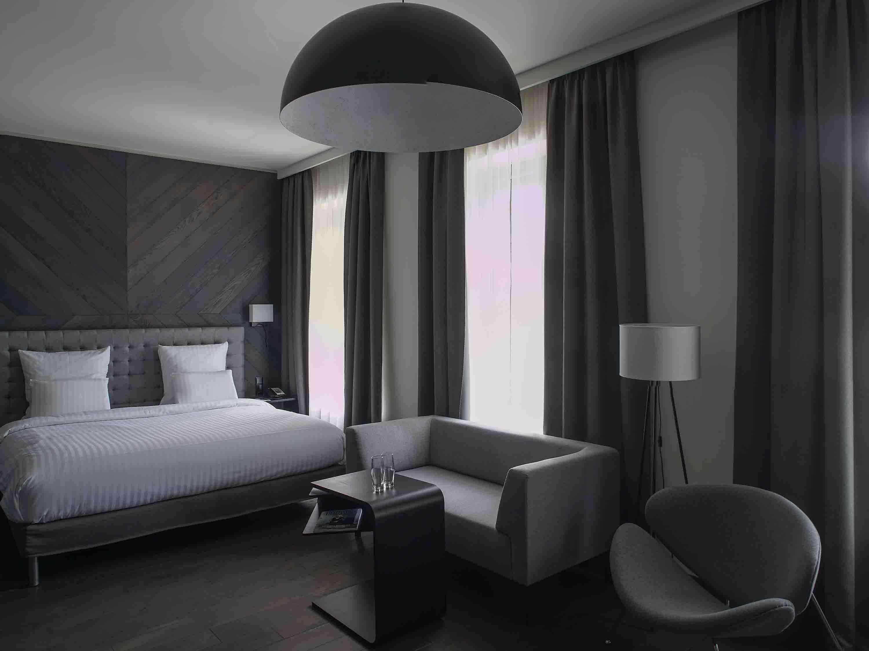 Double Deluxe King Bed