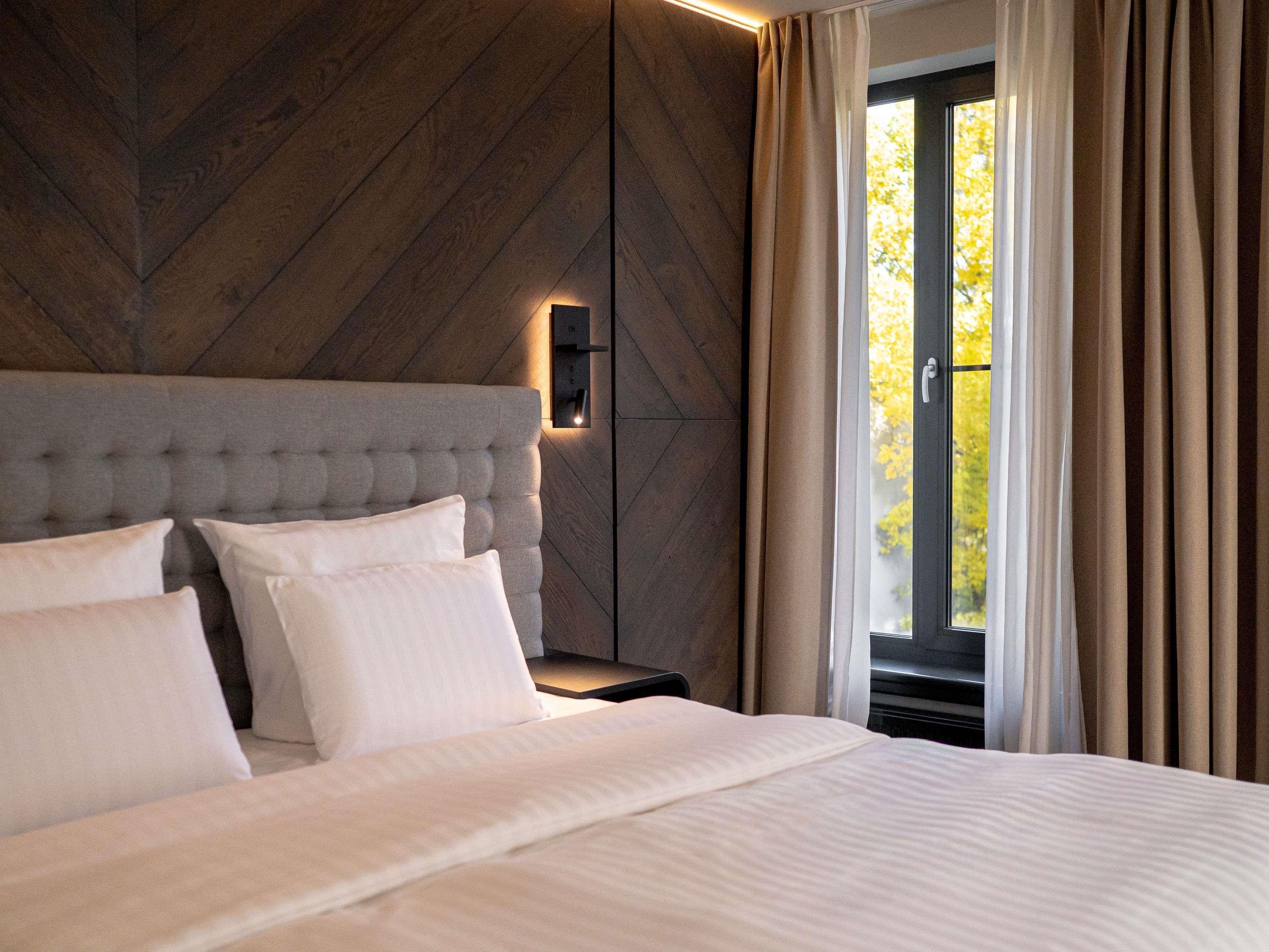 Double Deluxe King Bed