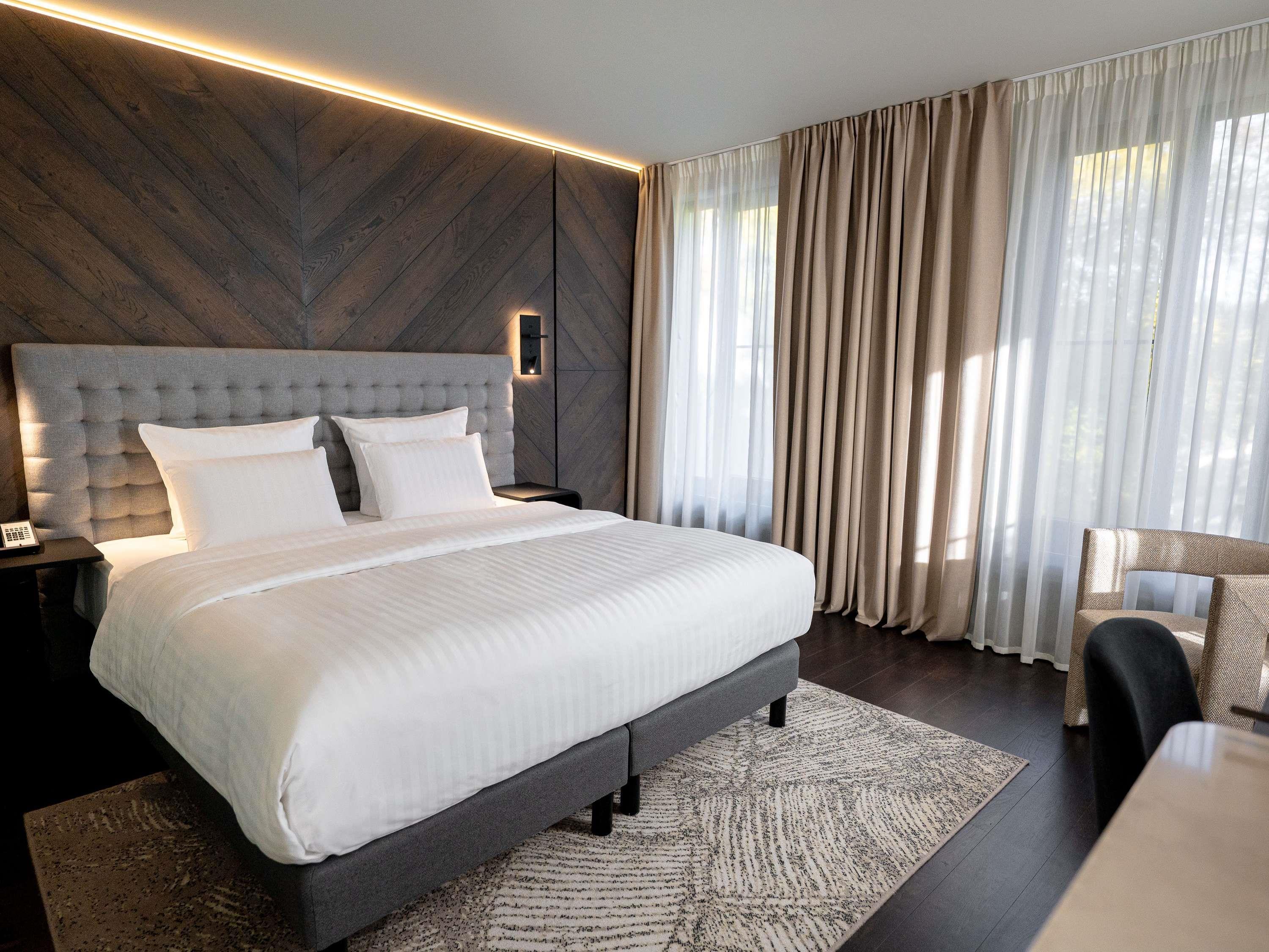 Double Deluxe King Bed