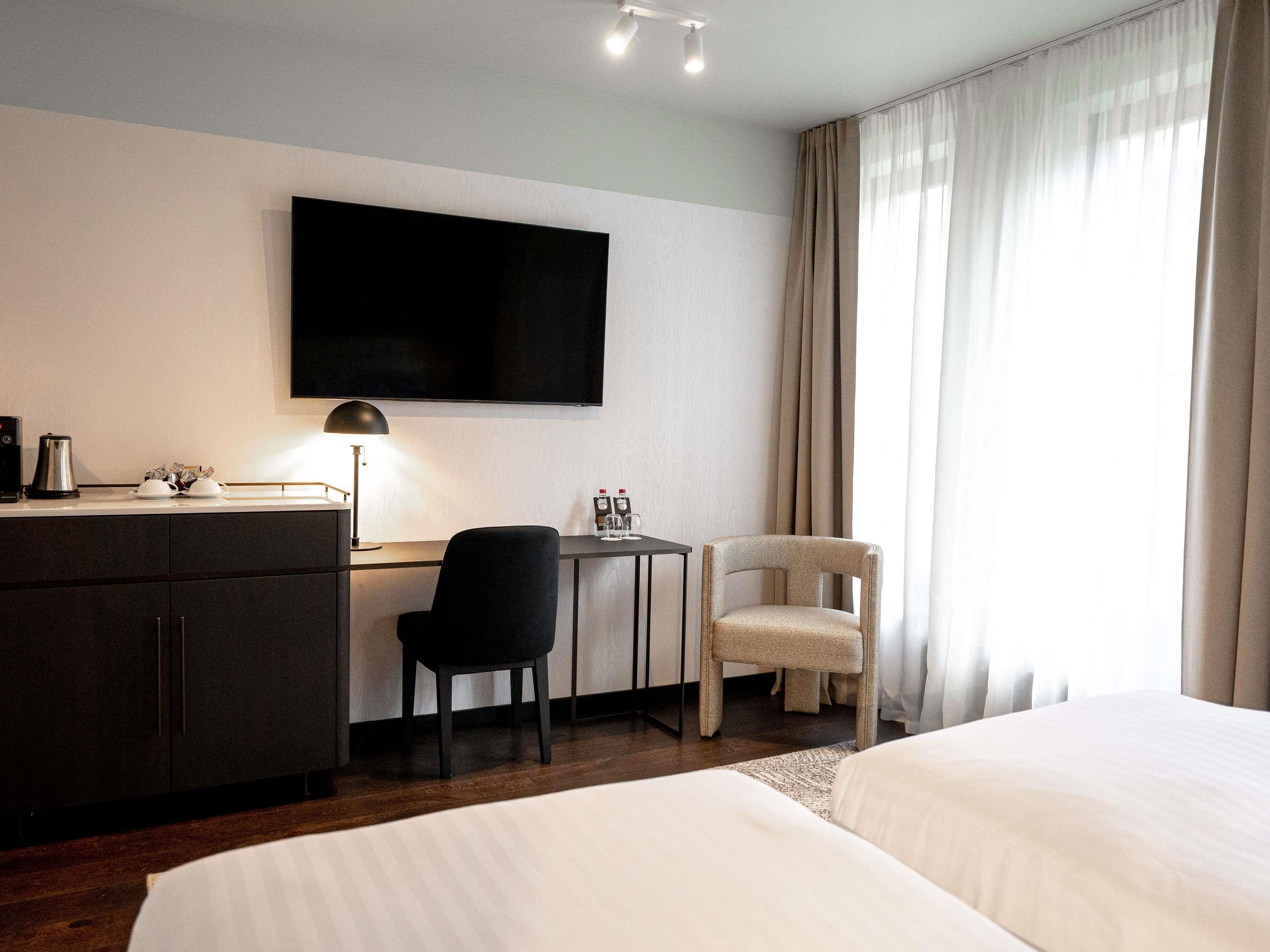 Double Deluxe King Bed