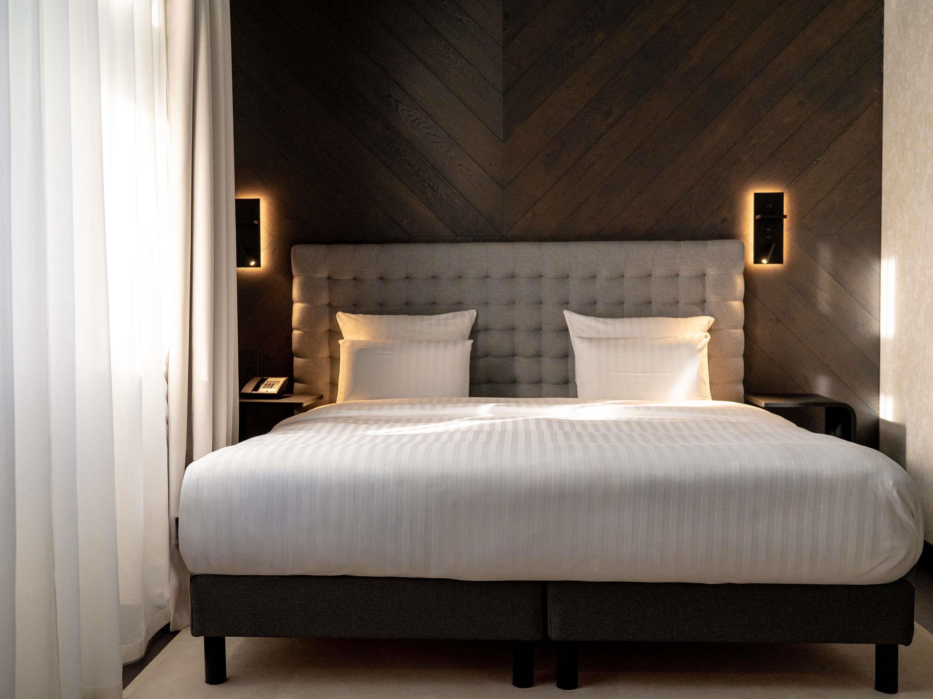 Double Deluxe King Bed