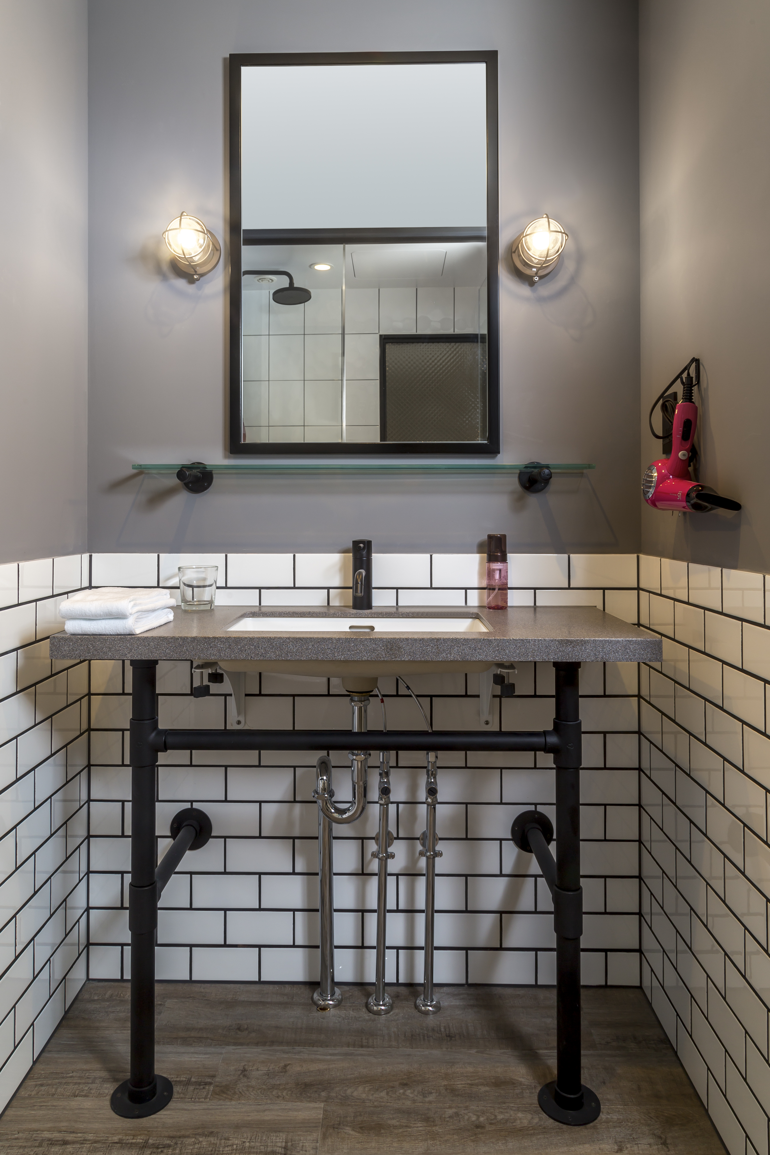 Double Guest Room Queen Bed