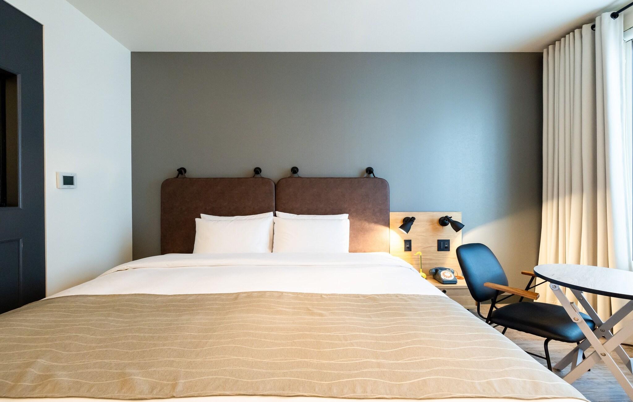 Double King Size Bed