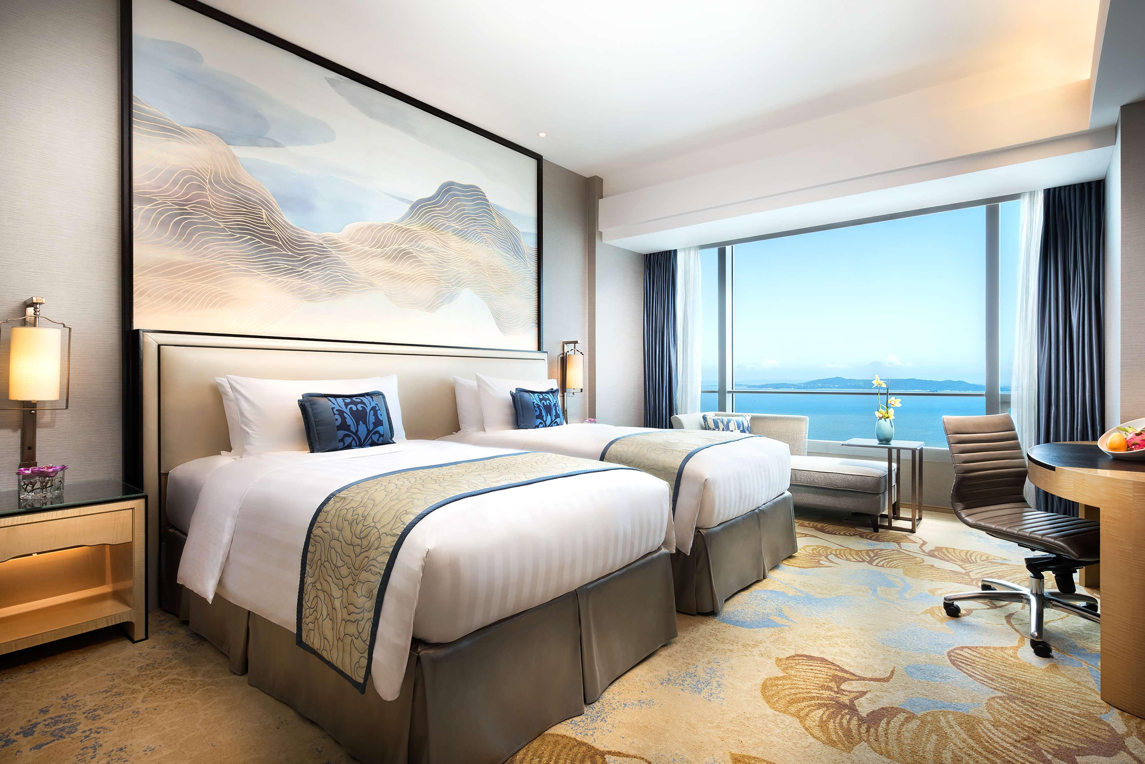 Double Sea View King Bed