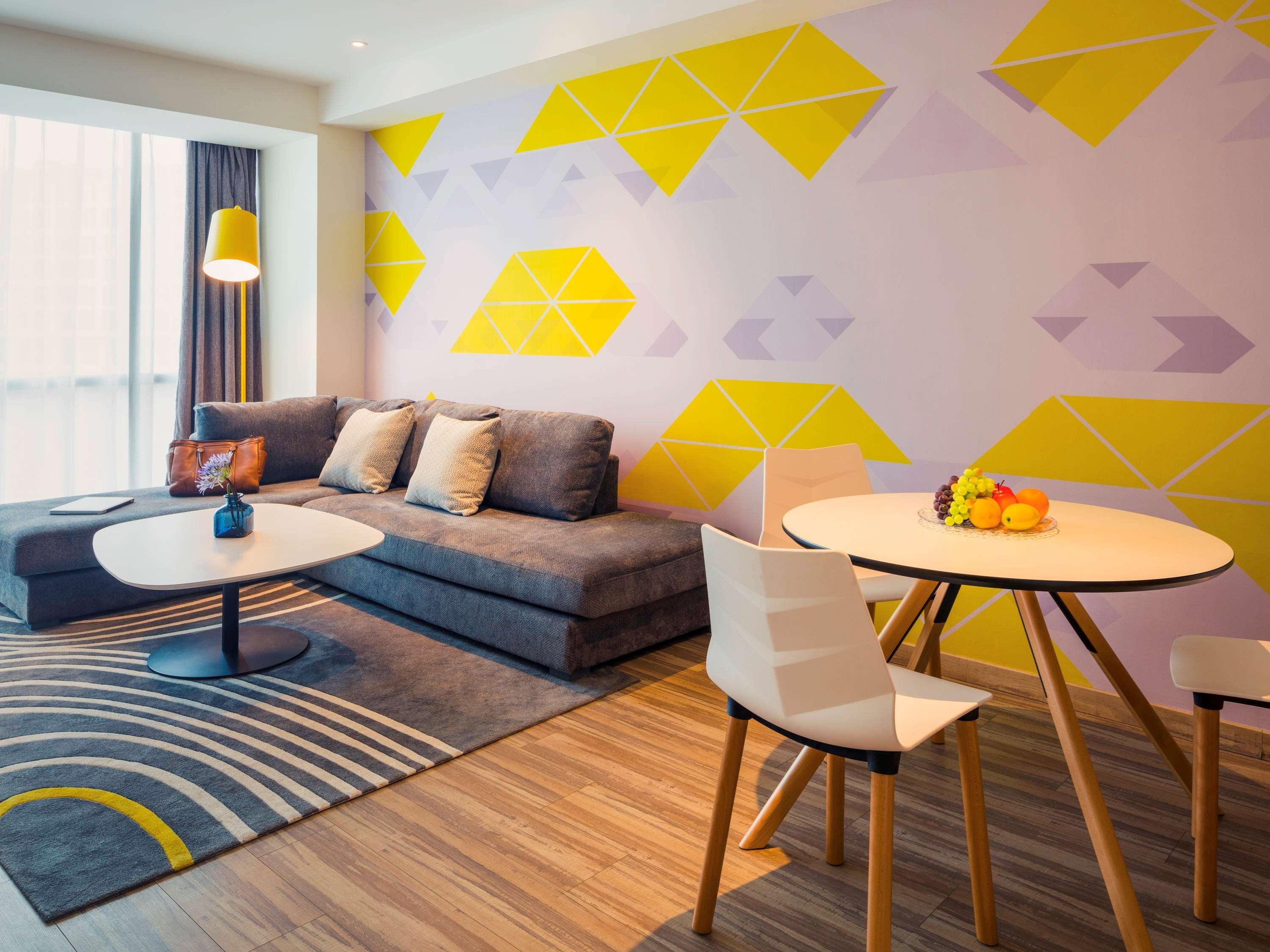 Suite Deluxe King Bed