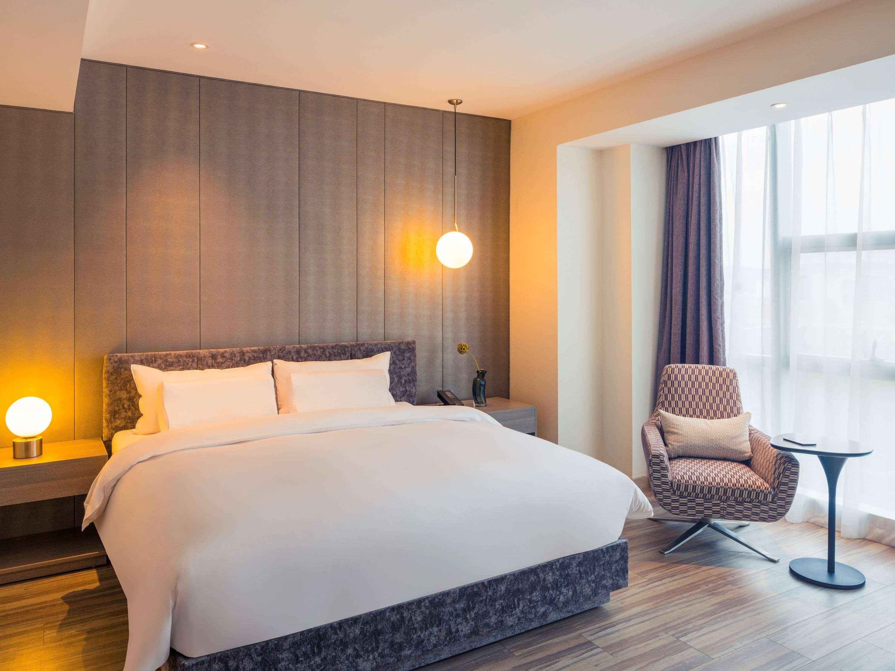 Suite Deluxe King Bed