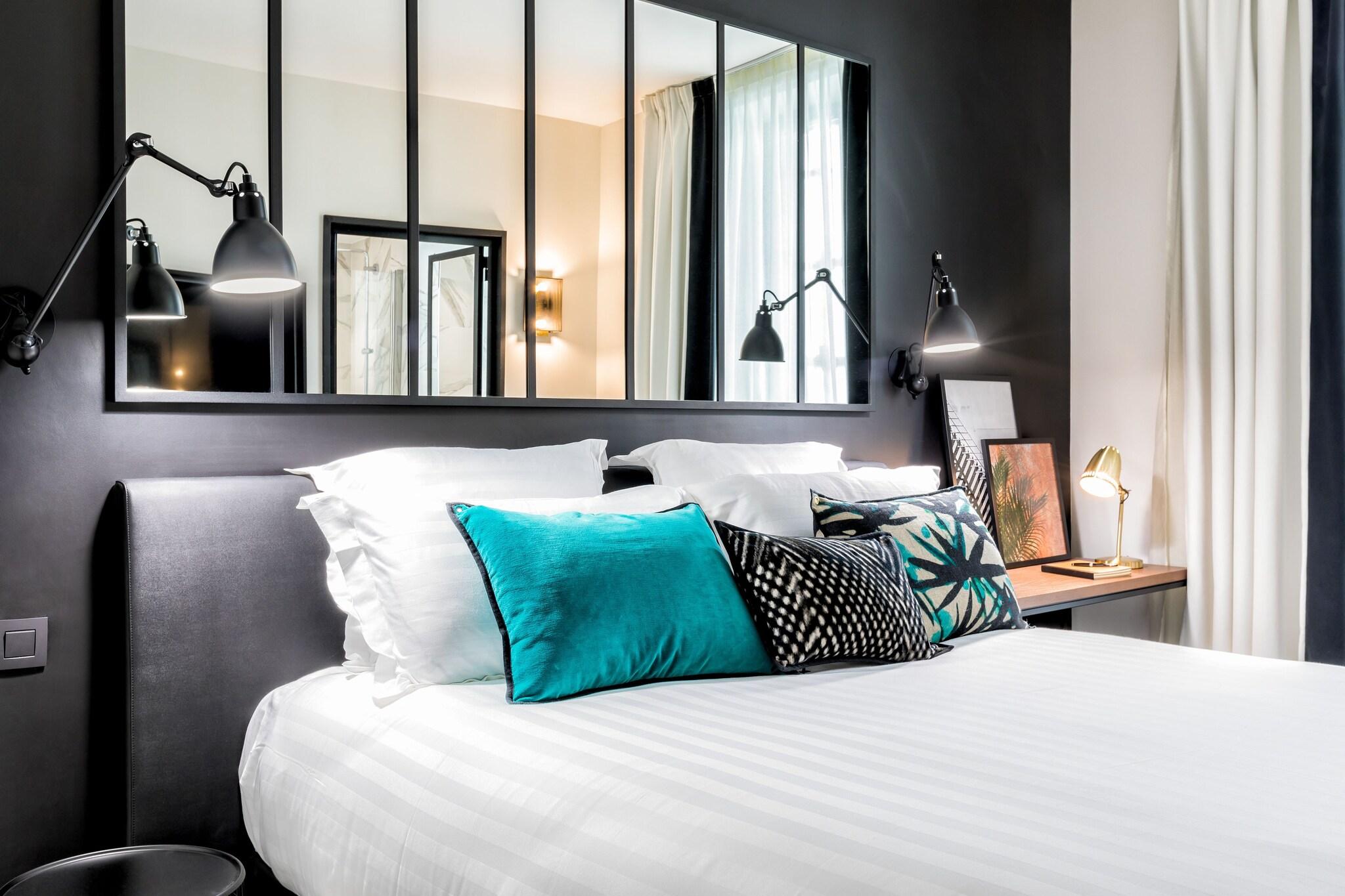 Double Executive Queen Bed