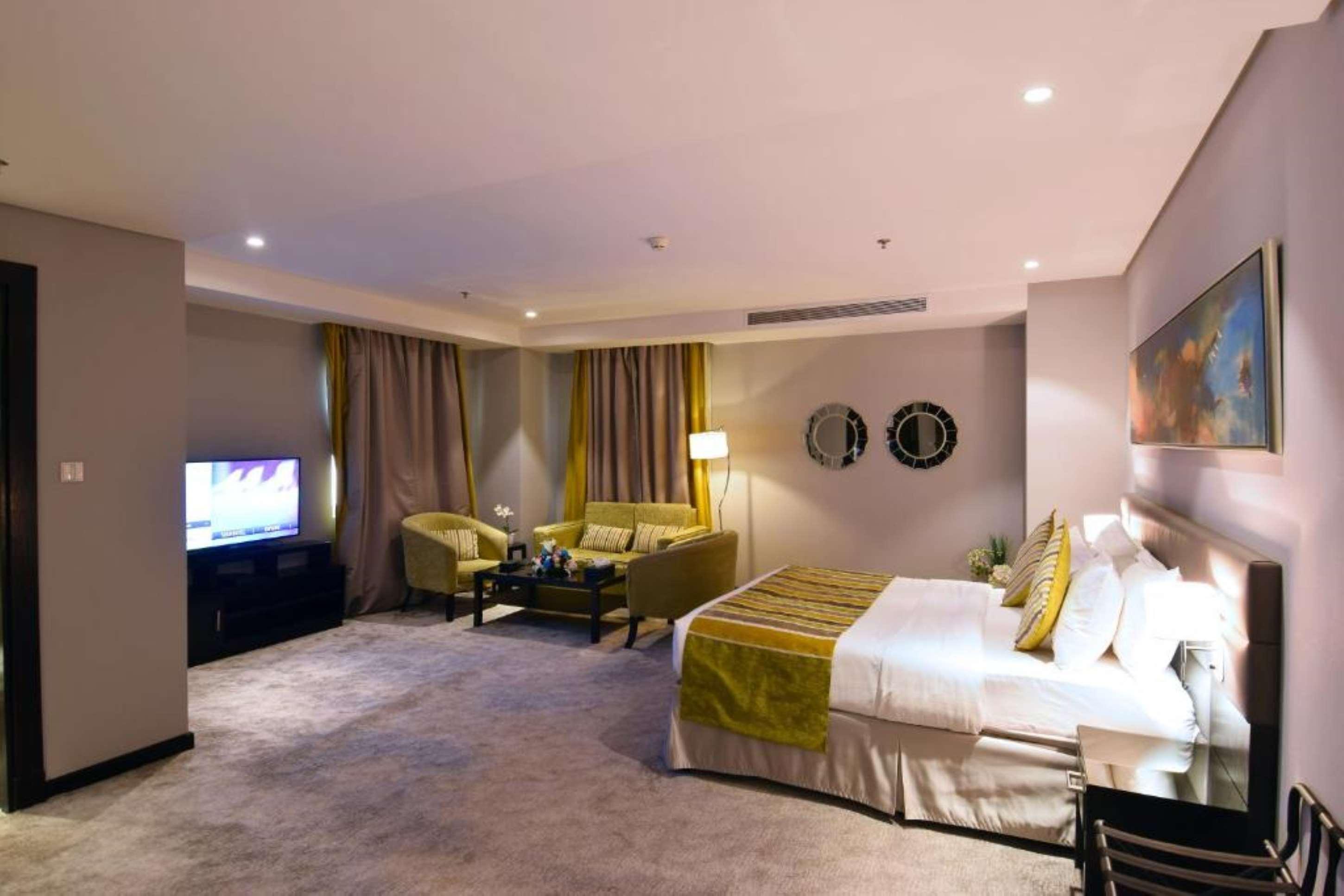 Junior Suite Queen Size Bed