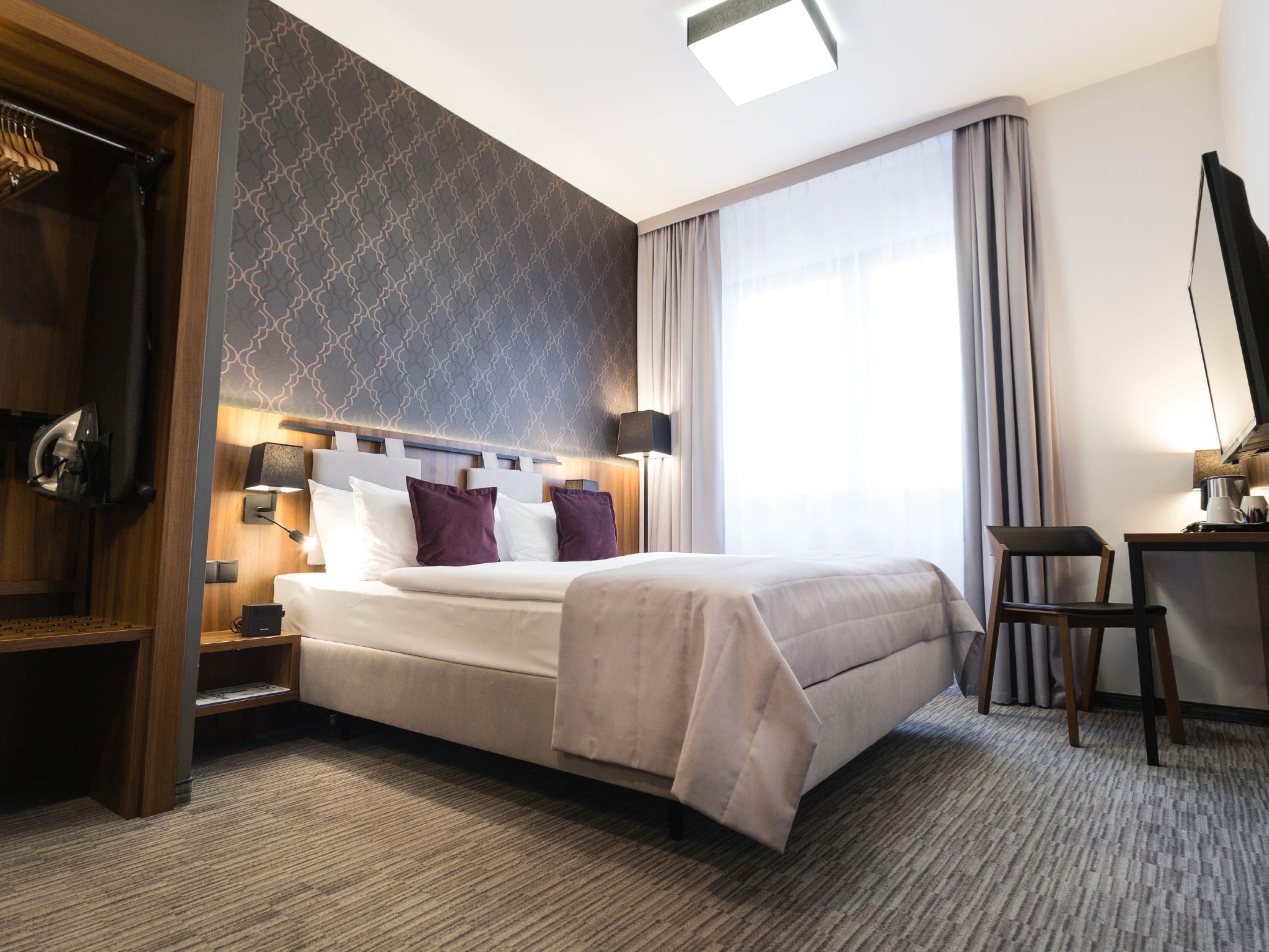 Double King Bed Non Smoking