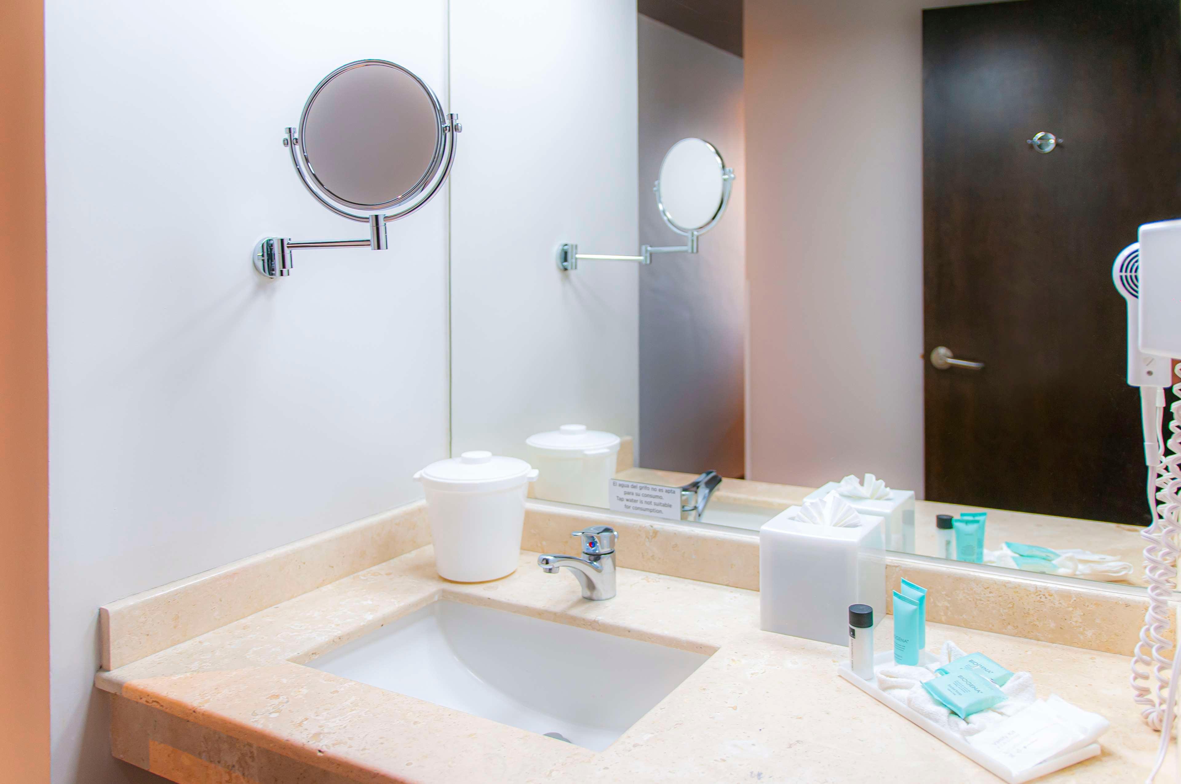 Double King Bed Non Smoking