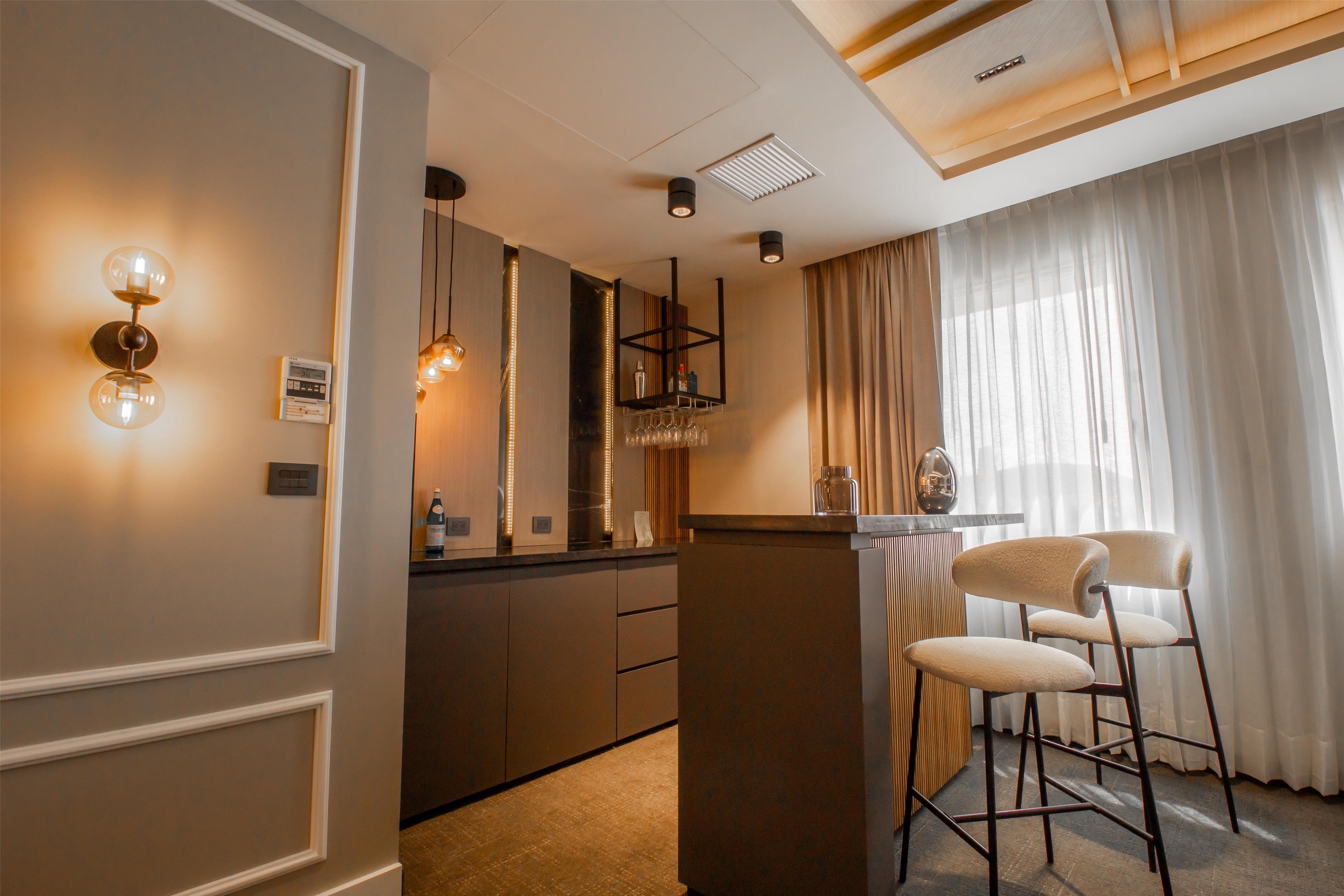 Suite King Bed Non Smoking