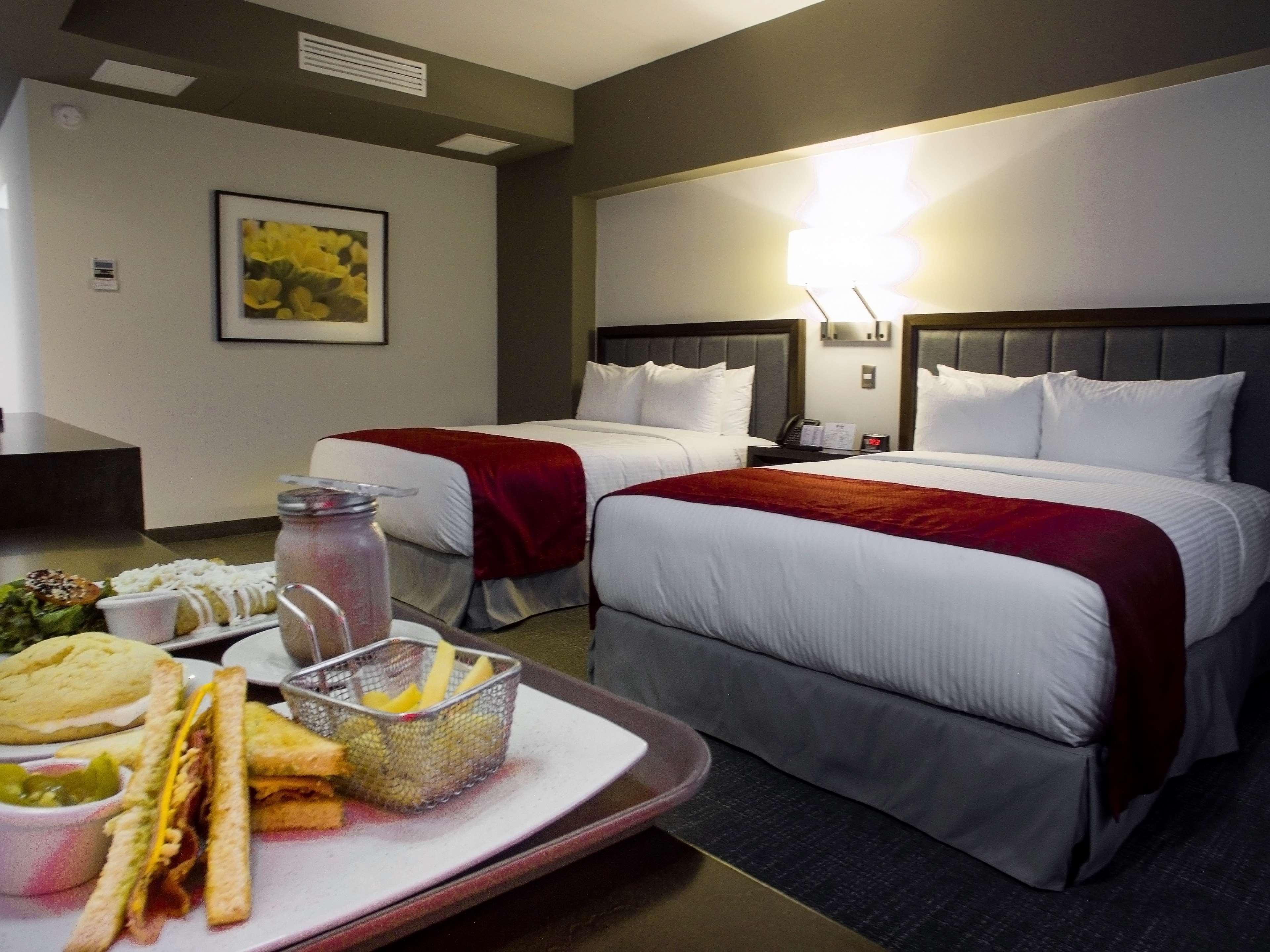 Quadruple Two Queen Beds