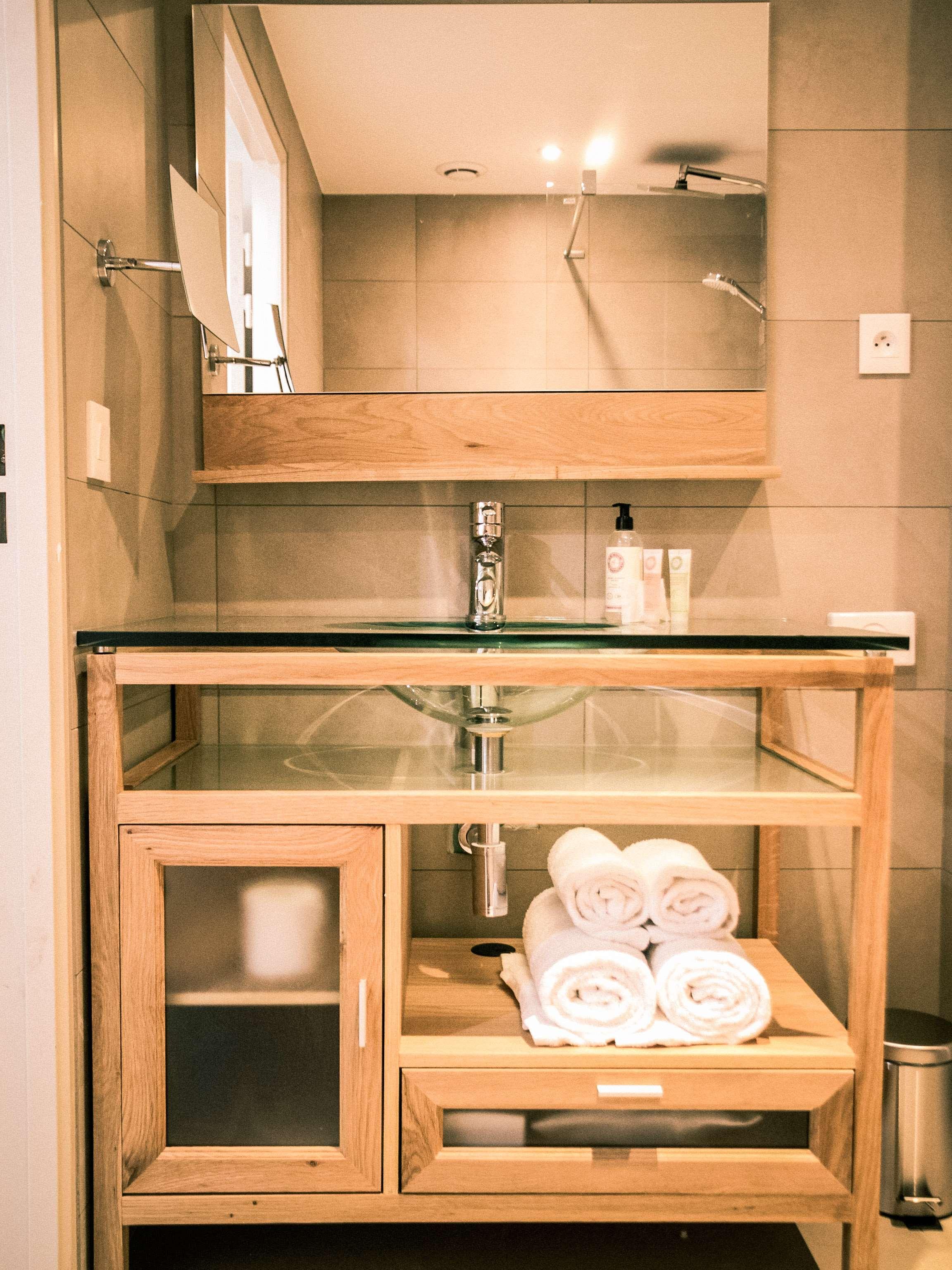 Double Classic Queen Bed