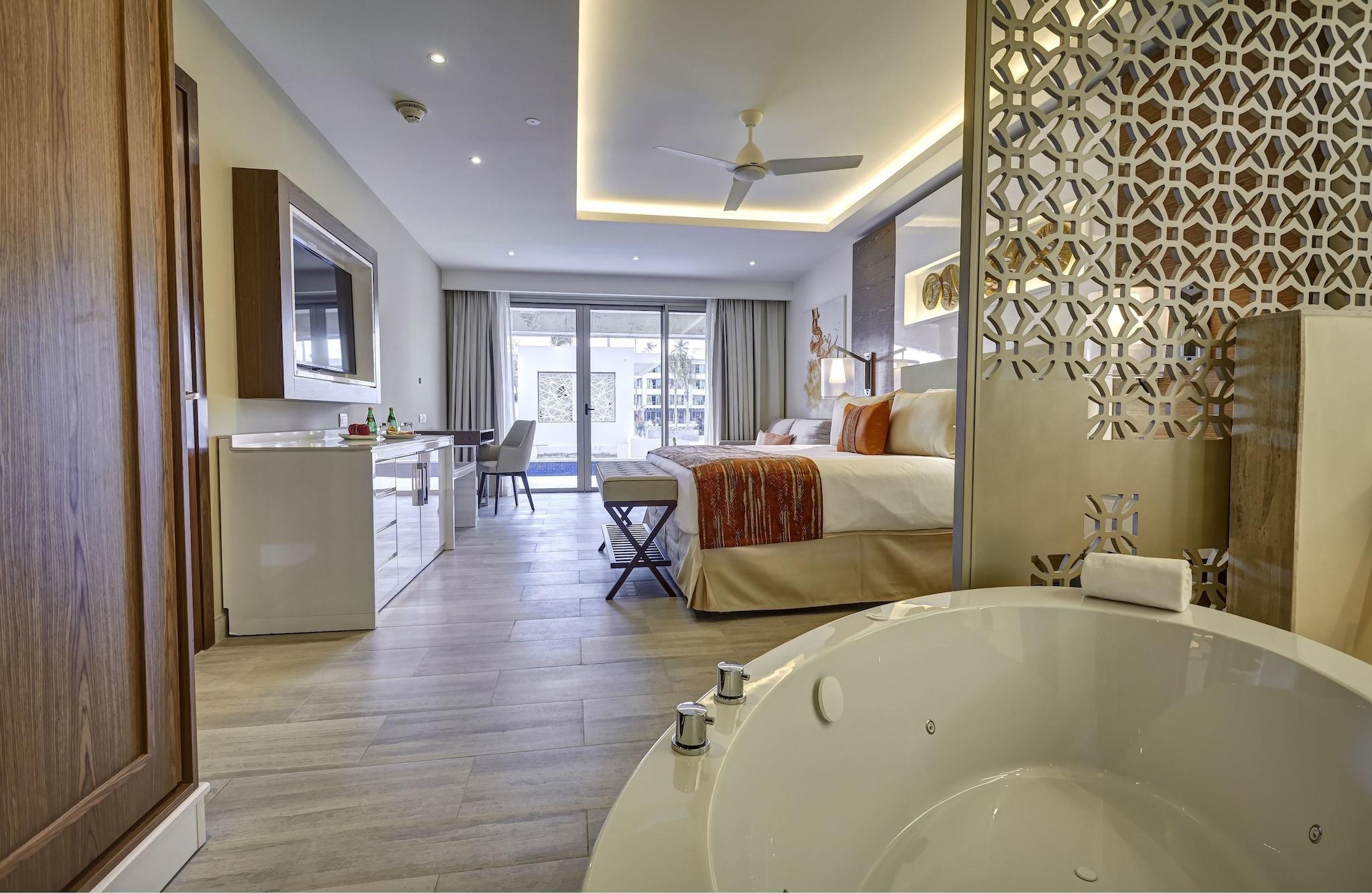 Junior Suite Club King Bed