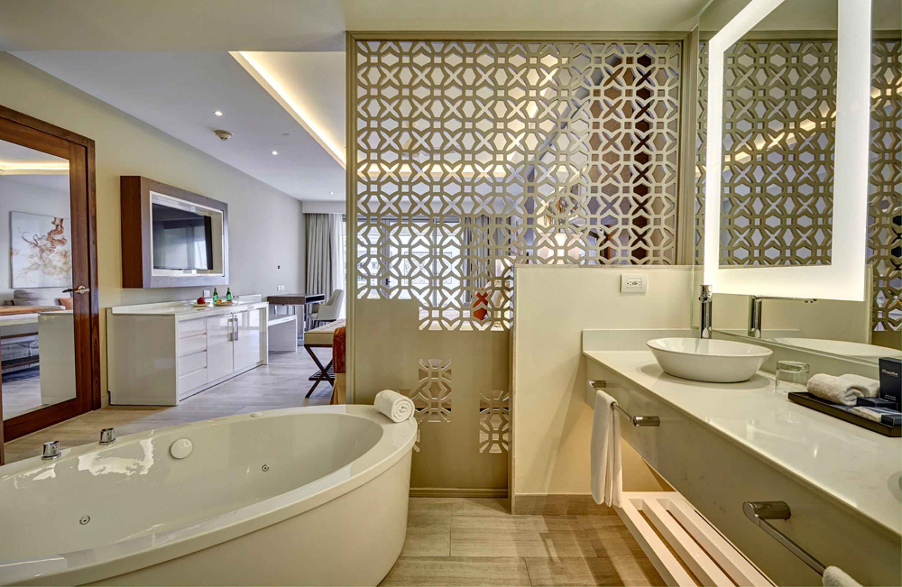 Junior Suite Accessible