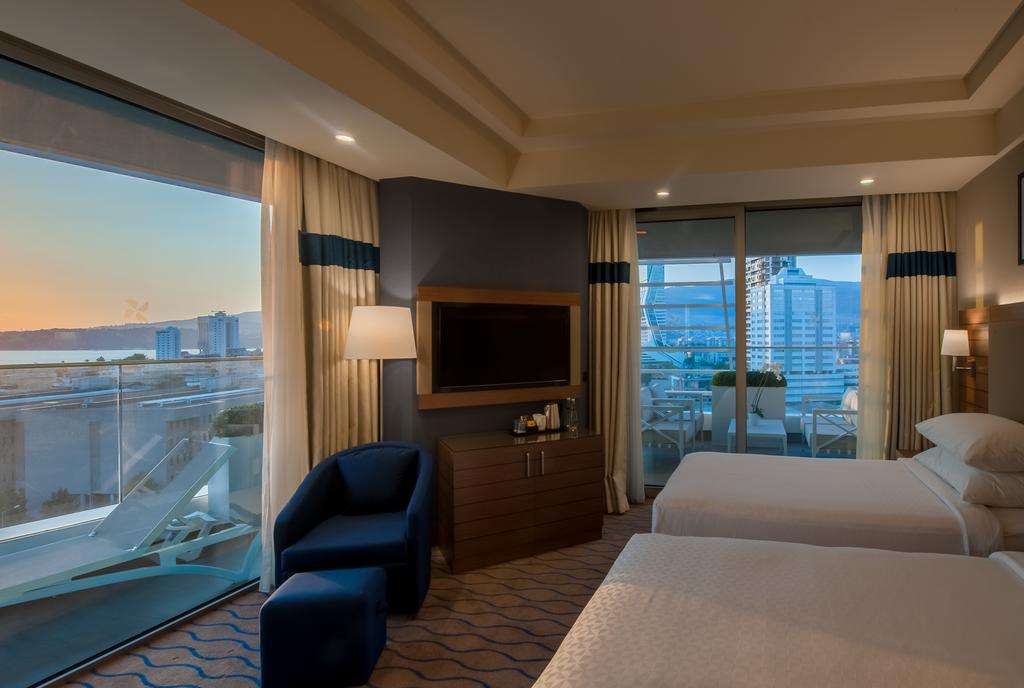 Double City View King Bed