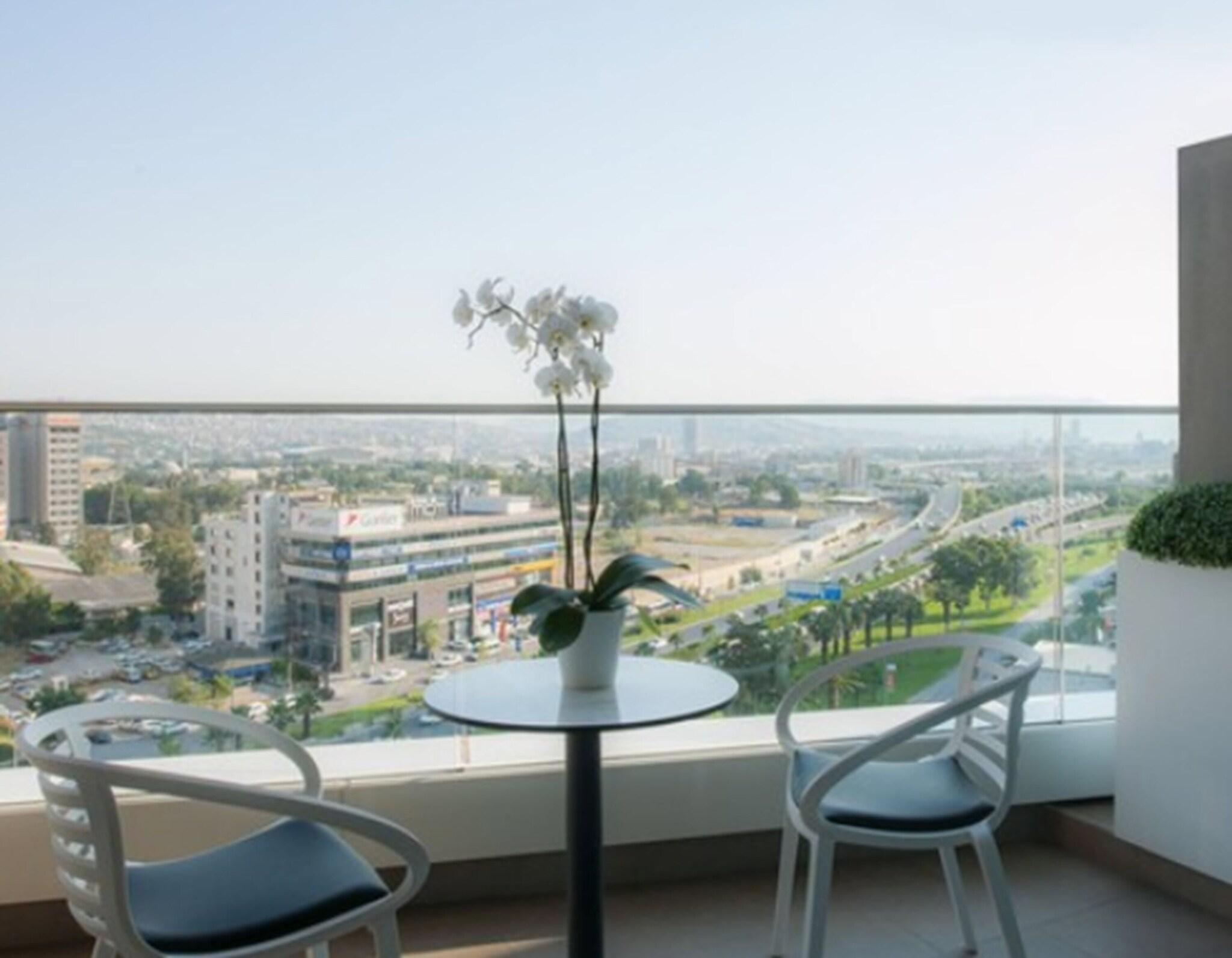 Double City View King Bed