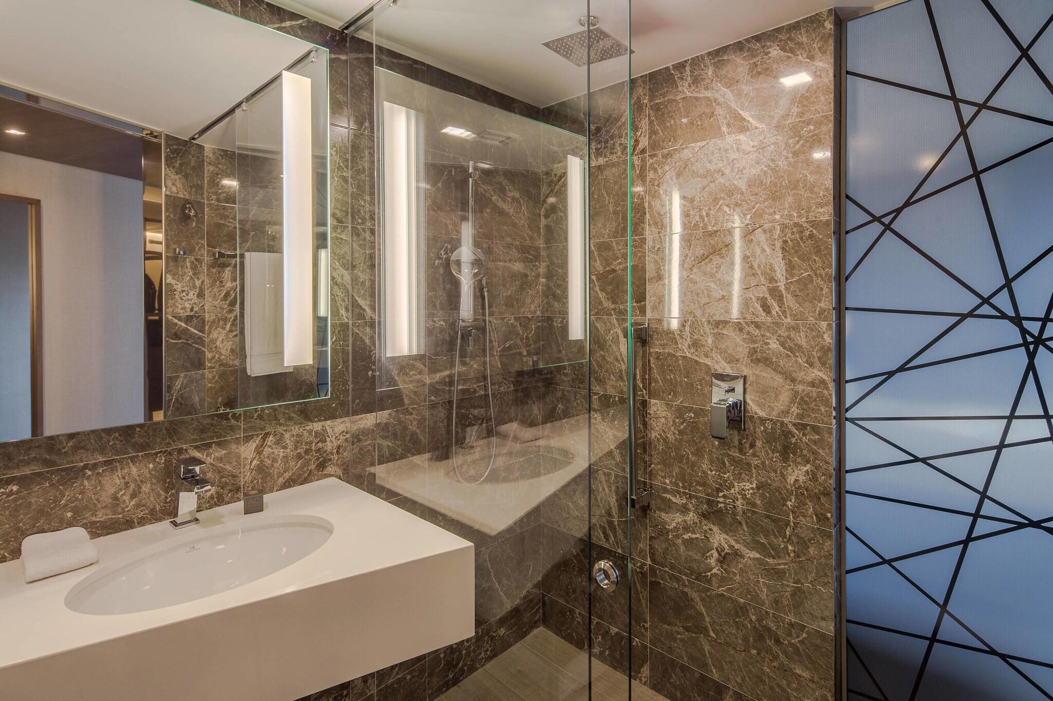 Double City View King Bed