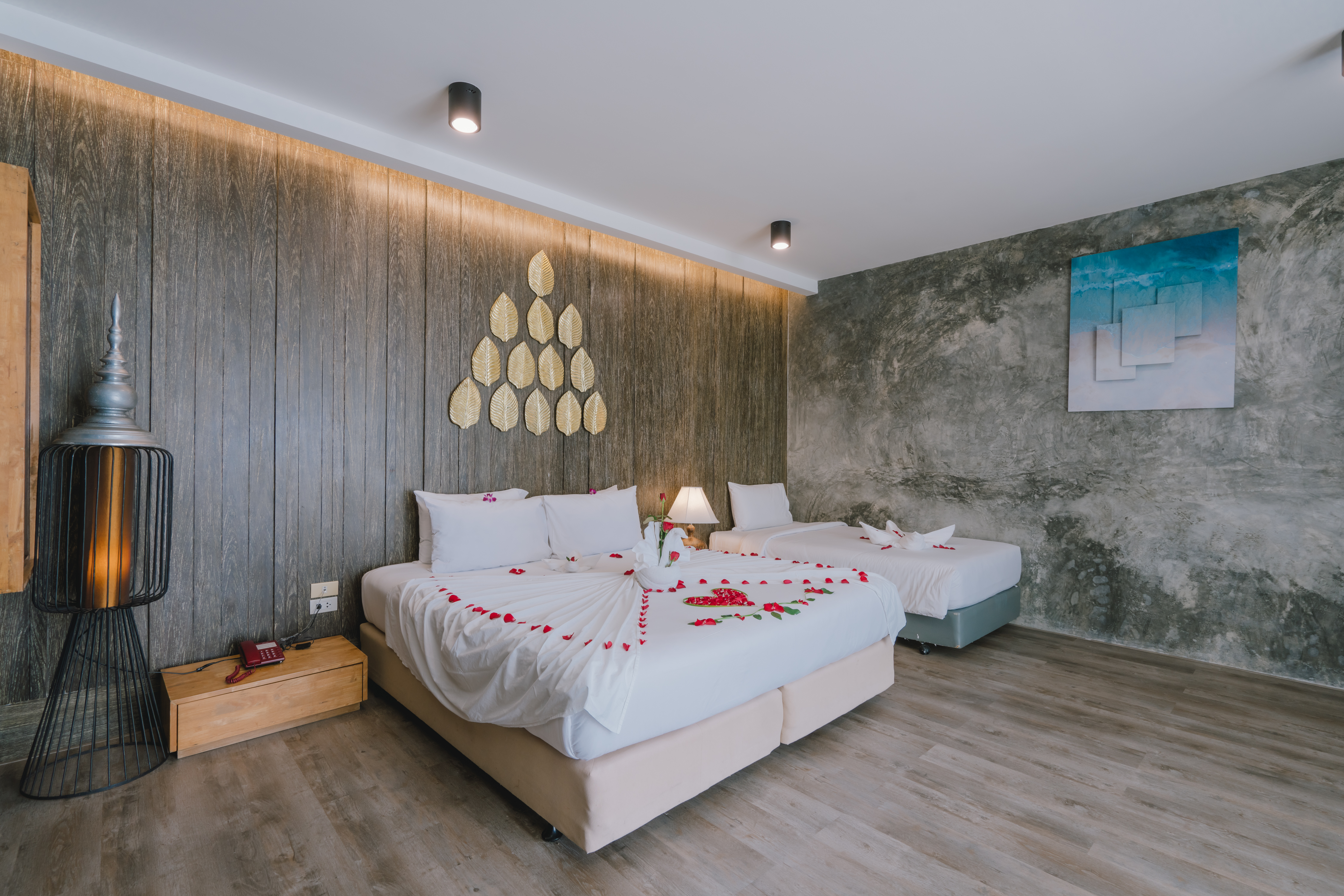 Triple Deluxe with Jacuzzi