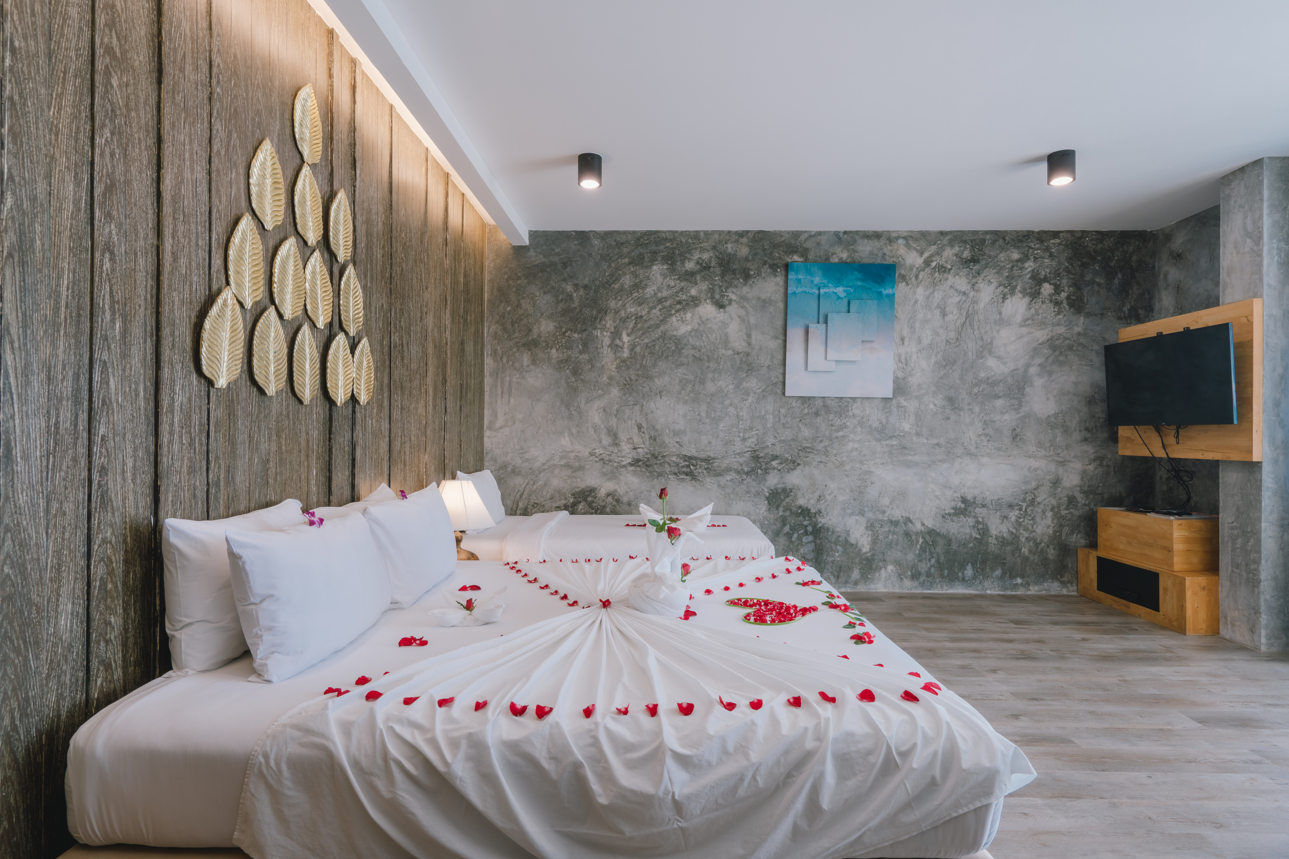 Triple Deluxe with Jacuzzi