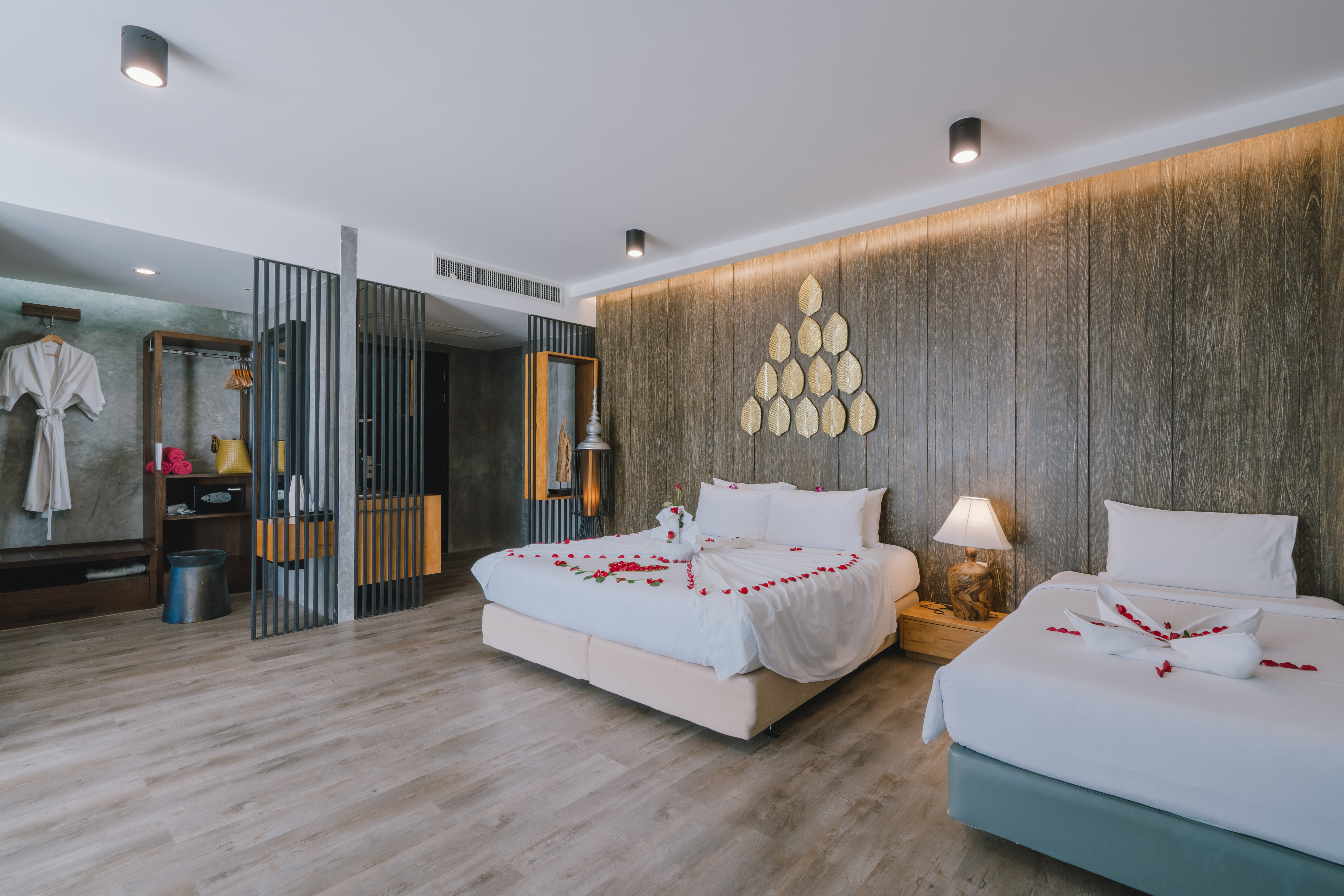 Triple Deluxe with Jacuzzi