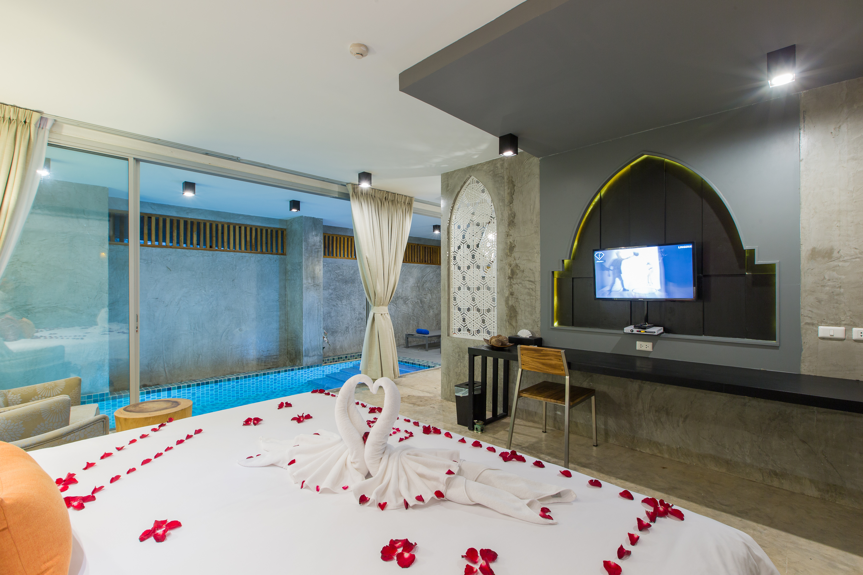 Studio with Private Pool