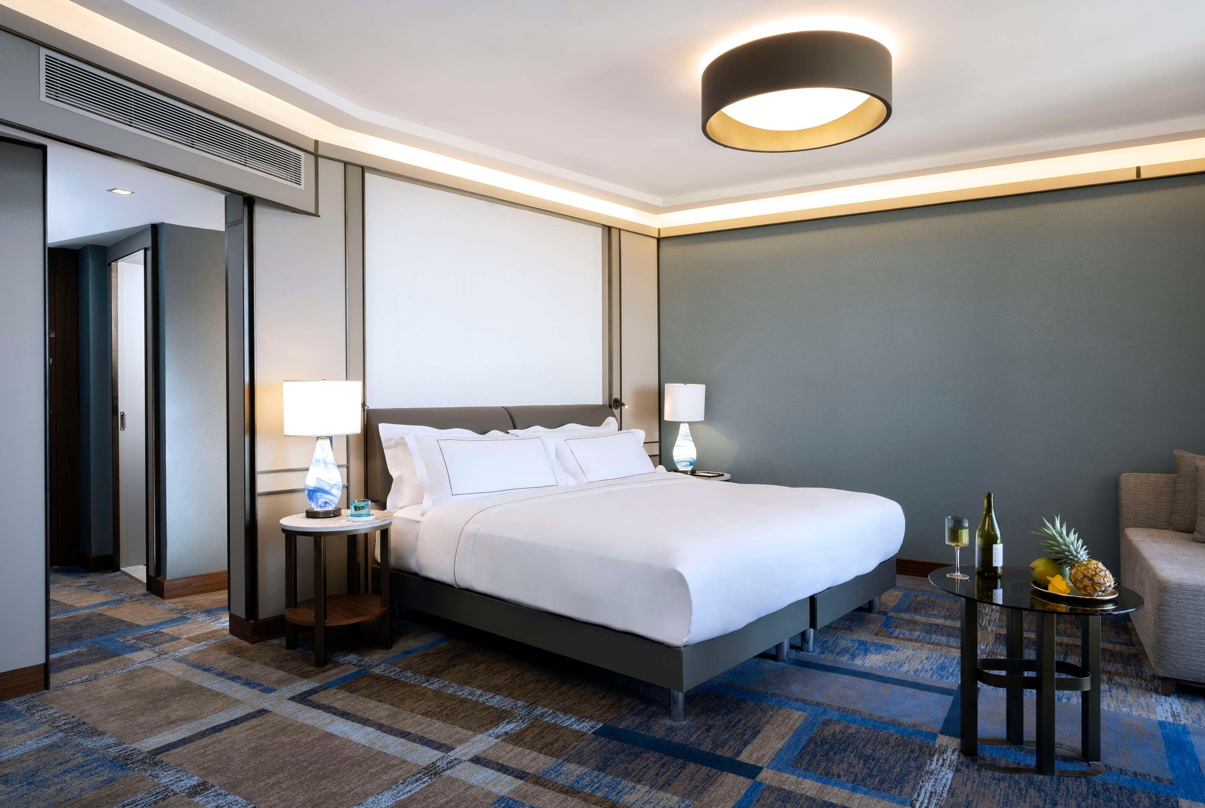 Double Sea View King Bed