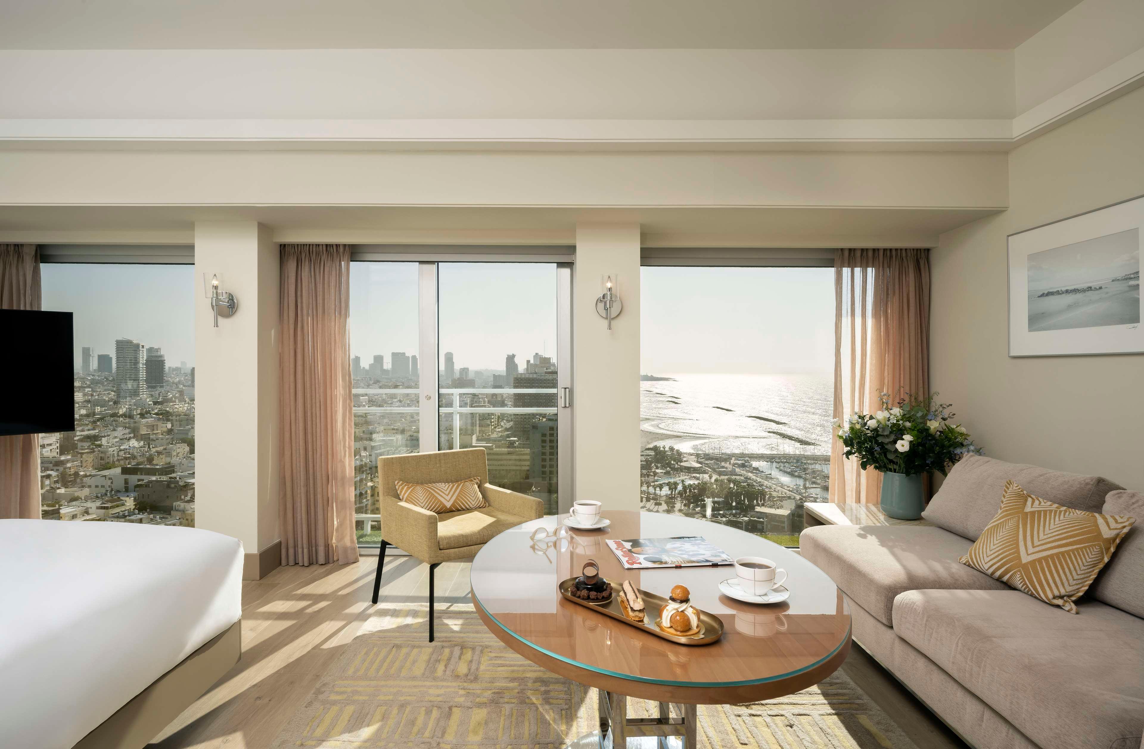 Double Sea View King Bed