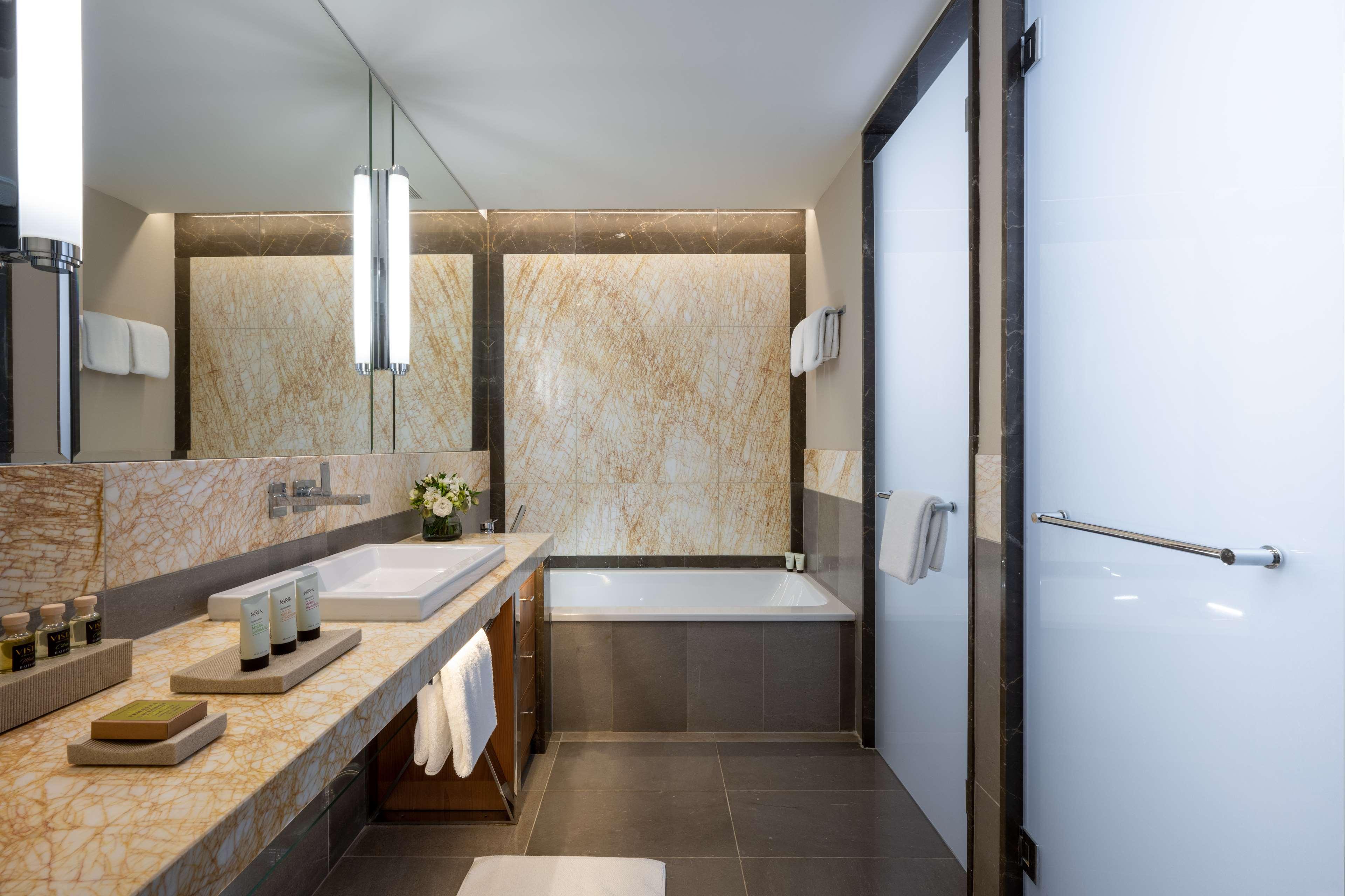 Suite Sea View King Bed