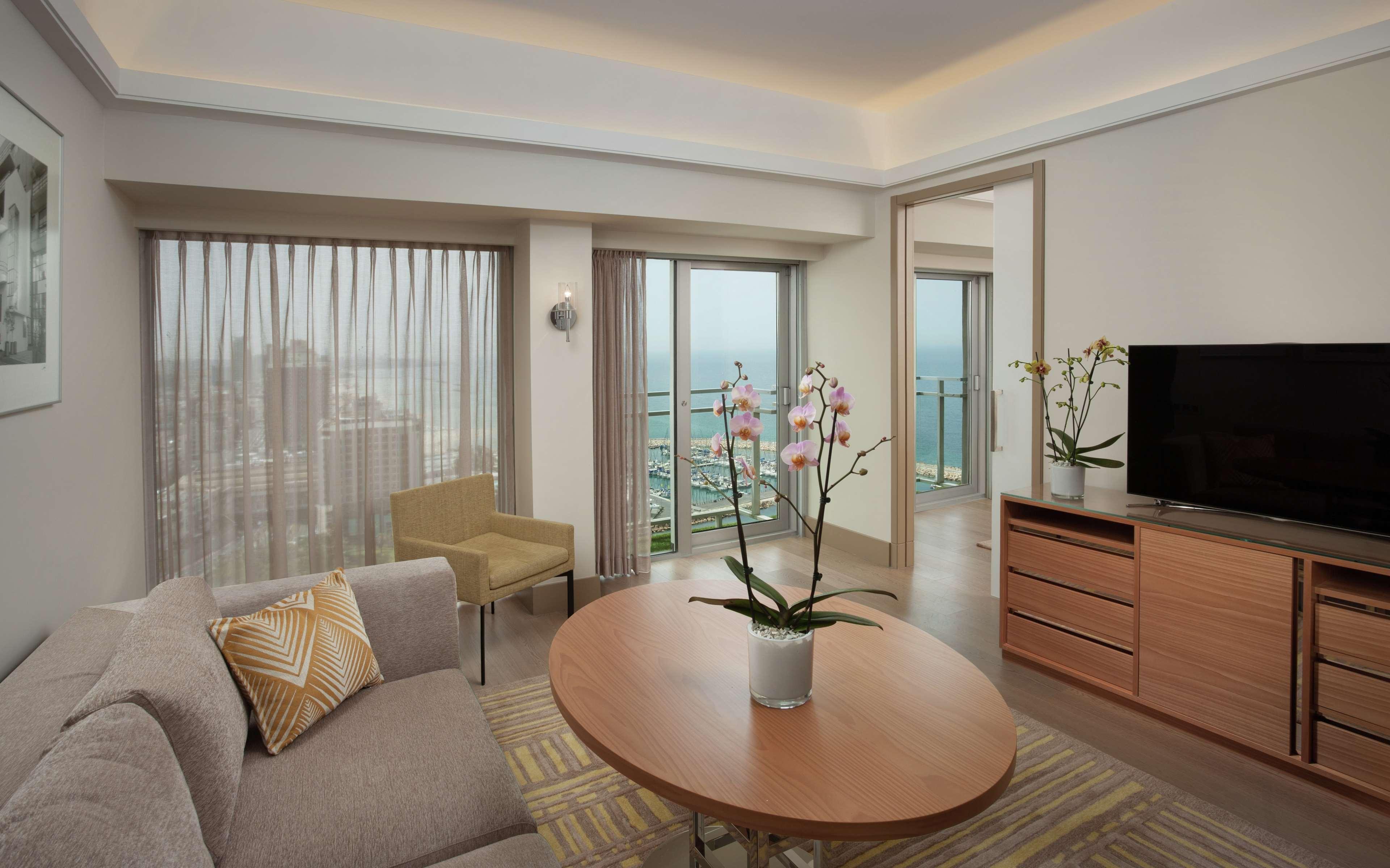 Suite Sea View King Bed