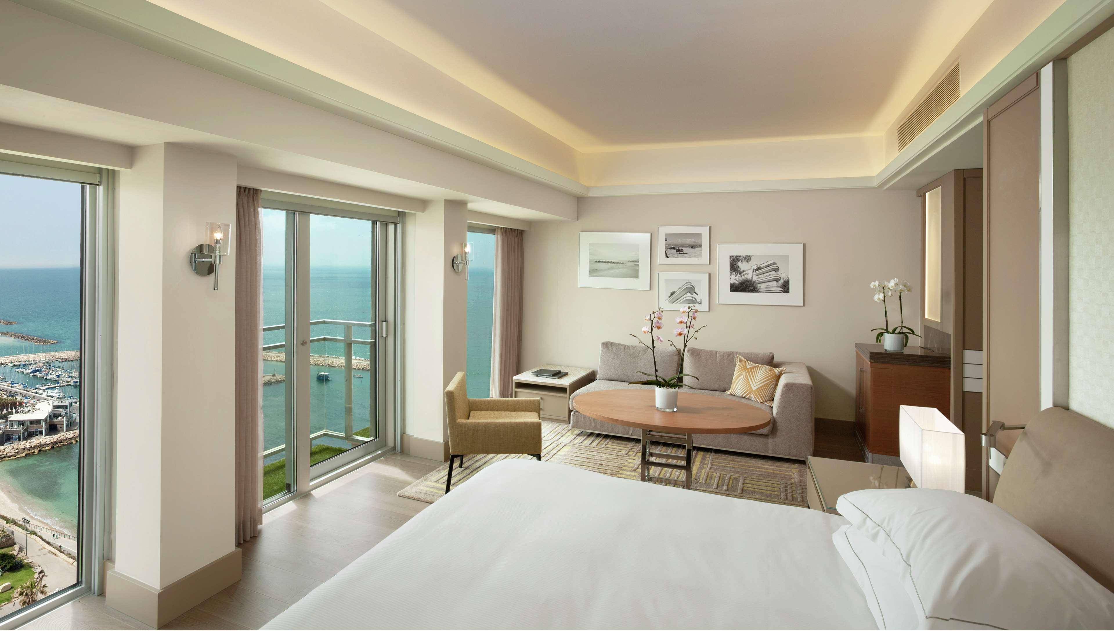 Double Sea View King Bed