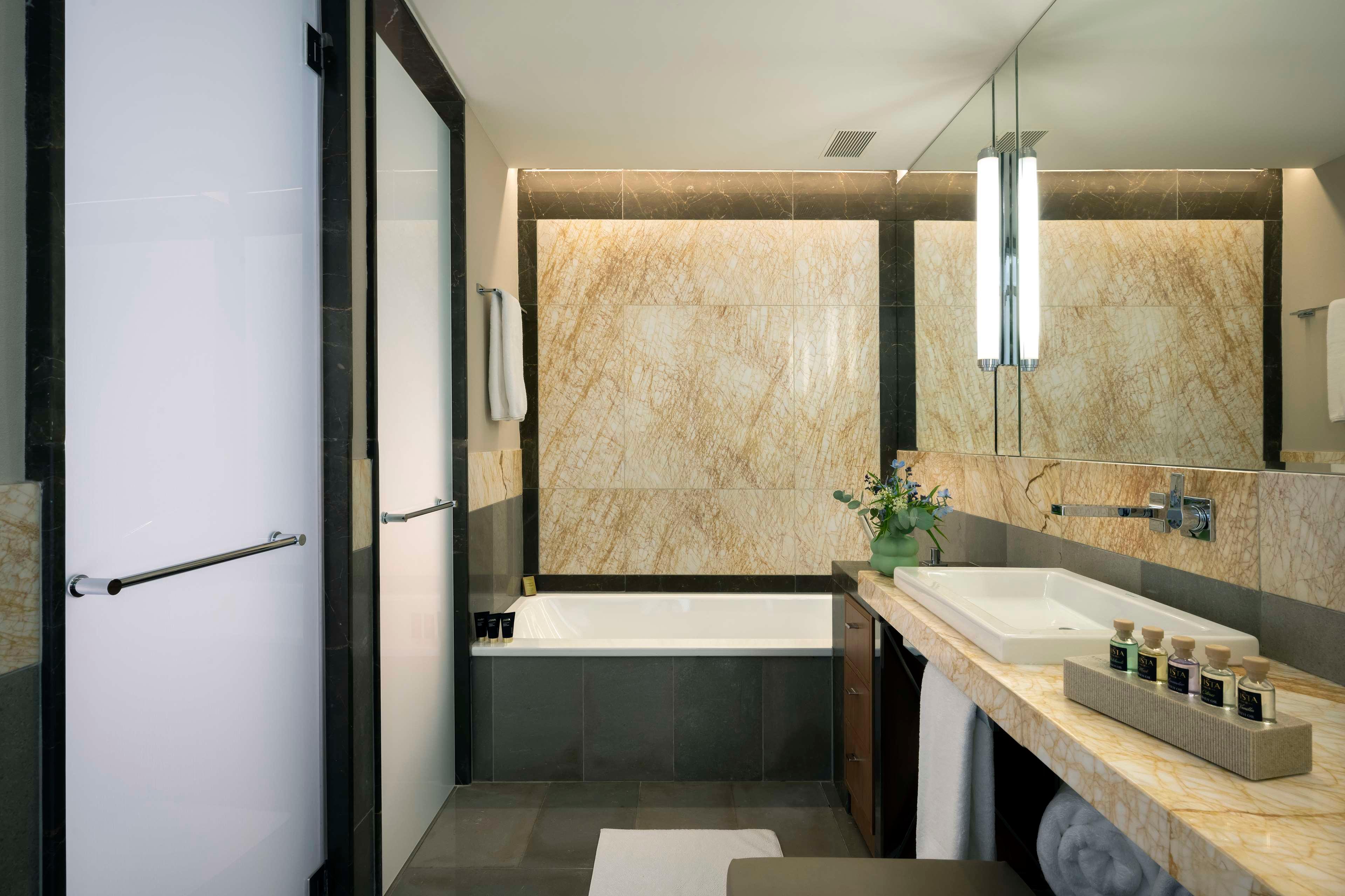 Double Sea View King Bed