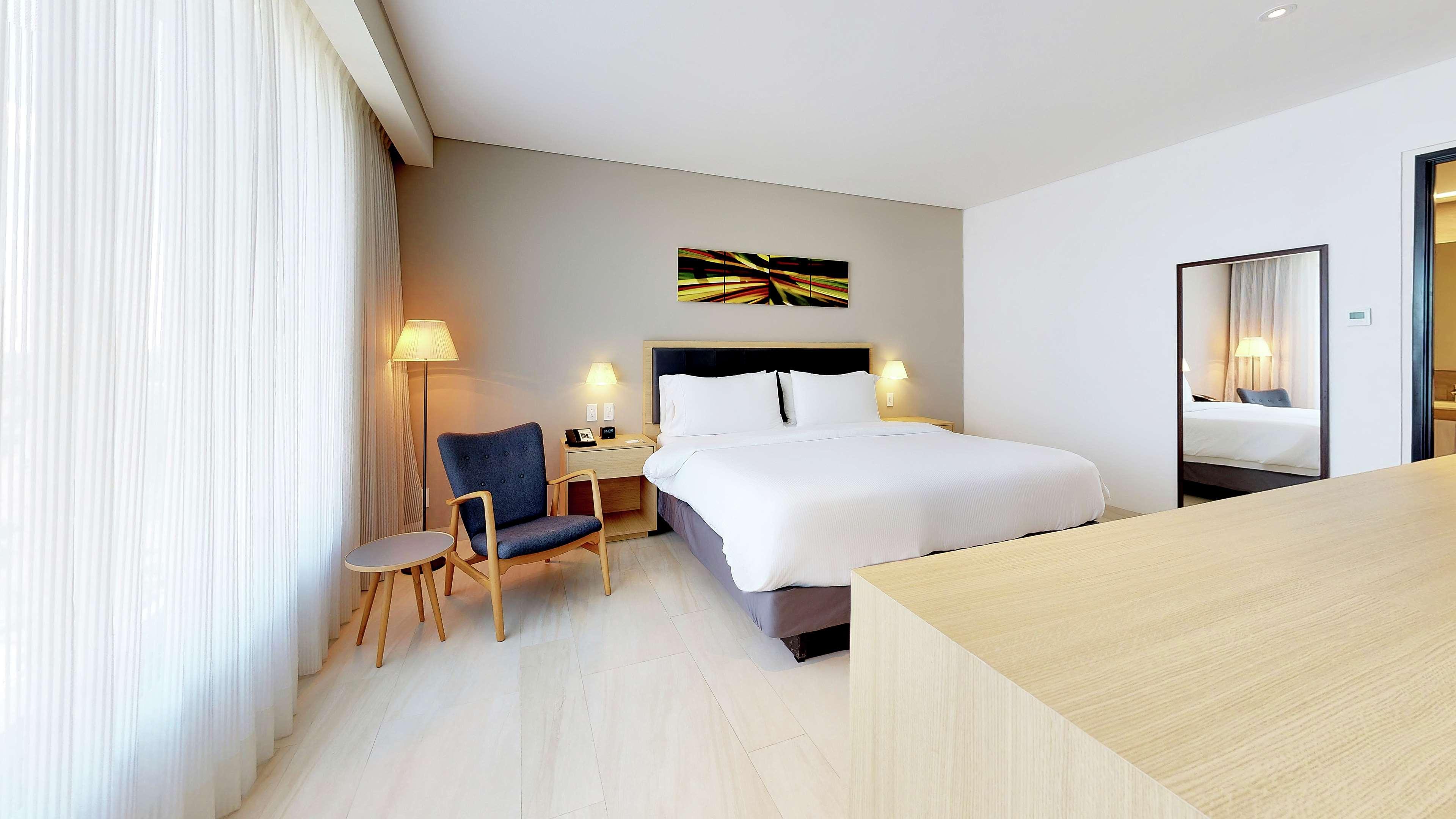 Junior Suite King Size Bed