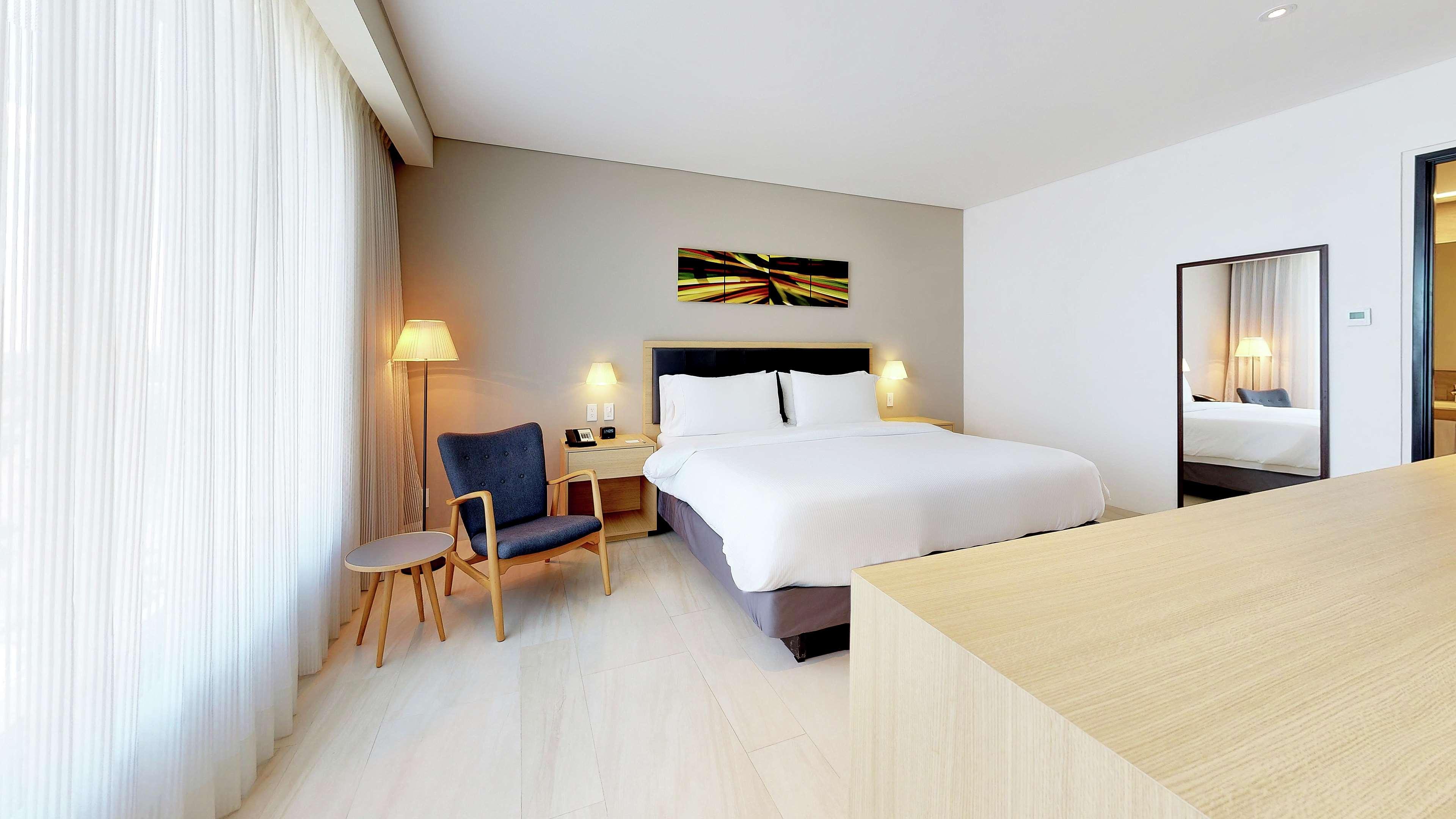 Junior Suite King Size Bed